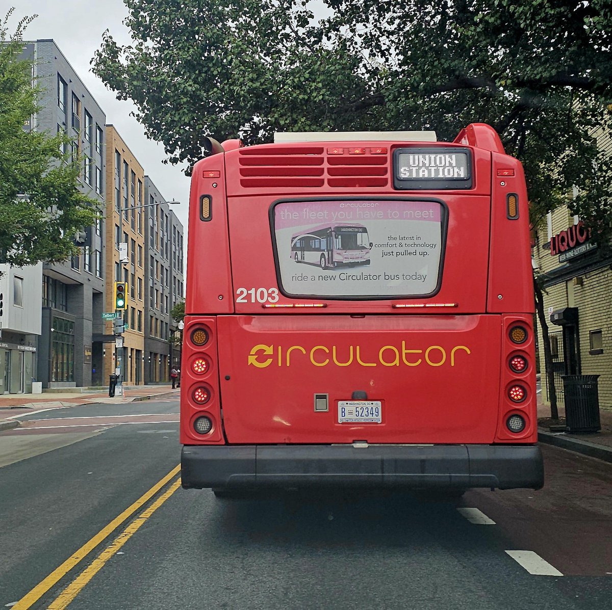 Chris_Roell's tweet photo. I am proud to stand with @ATULocal689 as they fight to keep the DC Circulator from being shut down. As a DC resident, shutting it down will hurt my neighbors, my @WorkersUnitedMA & @DCLabor members who rely on it economically in getting to work & around DC. #1u #dccirculator https://t.co/KmkVjibmEv
