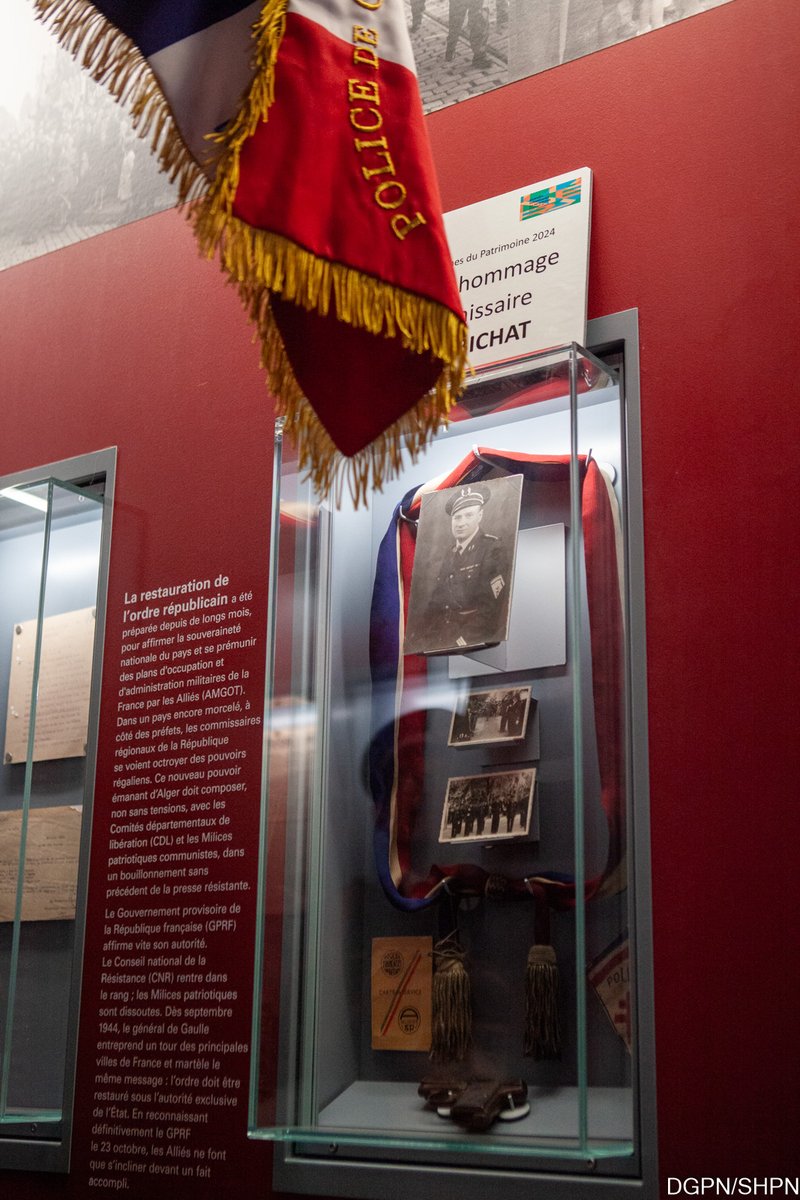 BichatFrancois's tweet photo. @PoliceNationale @PoliceHistoire Le drapeau et la vitrine du commissaire Bichat représenteront désormais la Résistance policière, si méconnue, dans les collections permanentes du @MRN_musee.
Merci @prefpolice @PoliceNationale !
CC @PoliceHistoire @sergent2ville @harrybogirl @Coptain_LS @paroles_la @AbdoulayeK3 https://t.co/dariCc9nmY