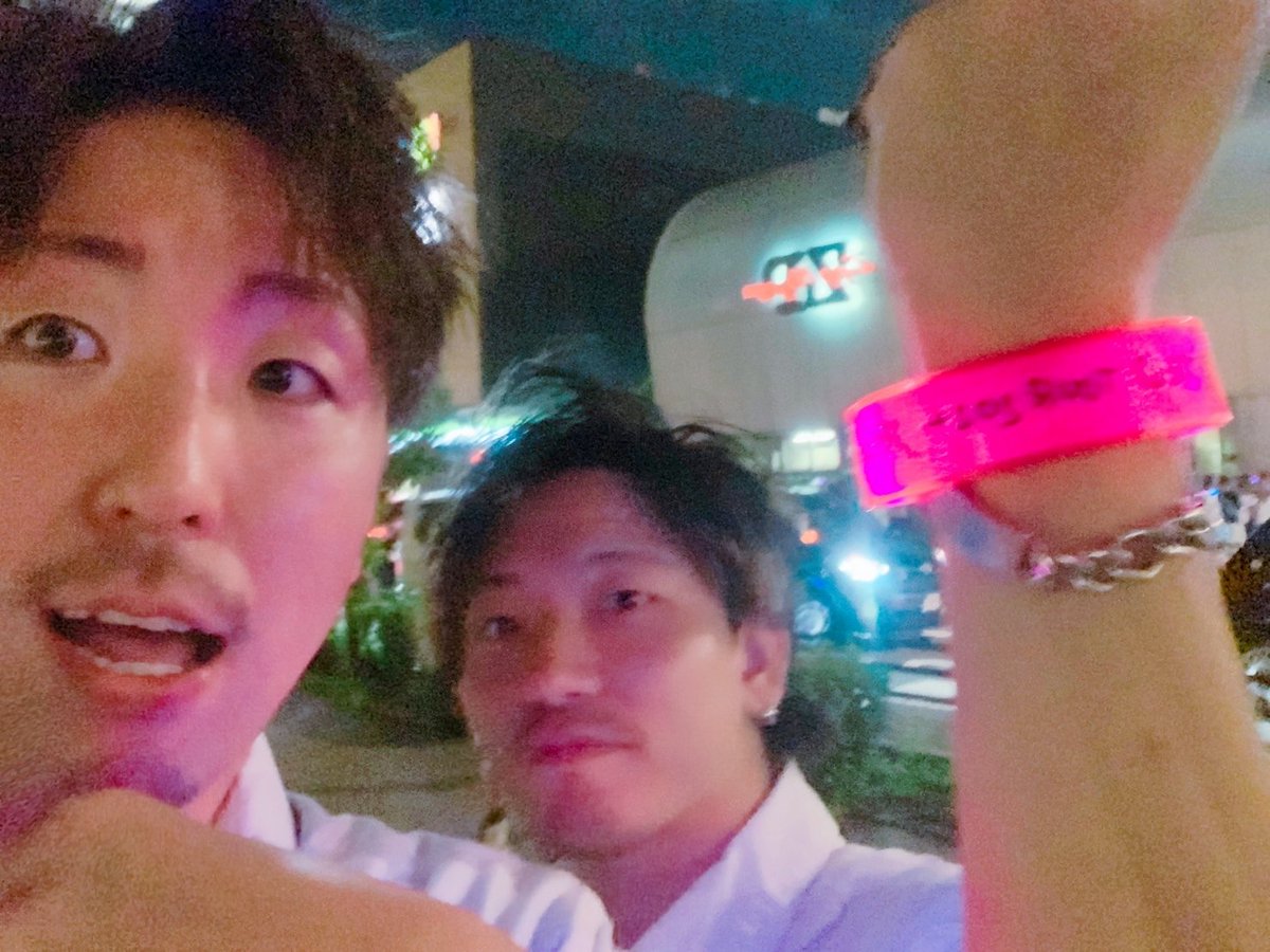 kingz_proud's tweet photo. 急いで撮ってたから顔がおじさん。。

#大阪公演の日に名古屋公演を載せる
#tatour2024　#ayu #ayumihamasaki #浜崎学園 #zeppnagoya https://t.co/PfxuYSB4mY