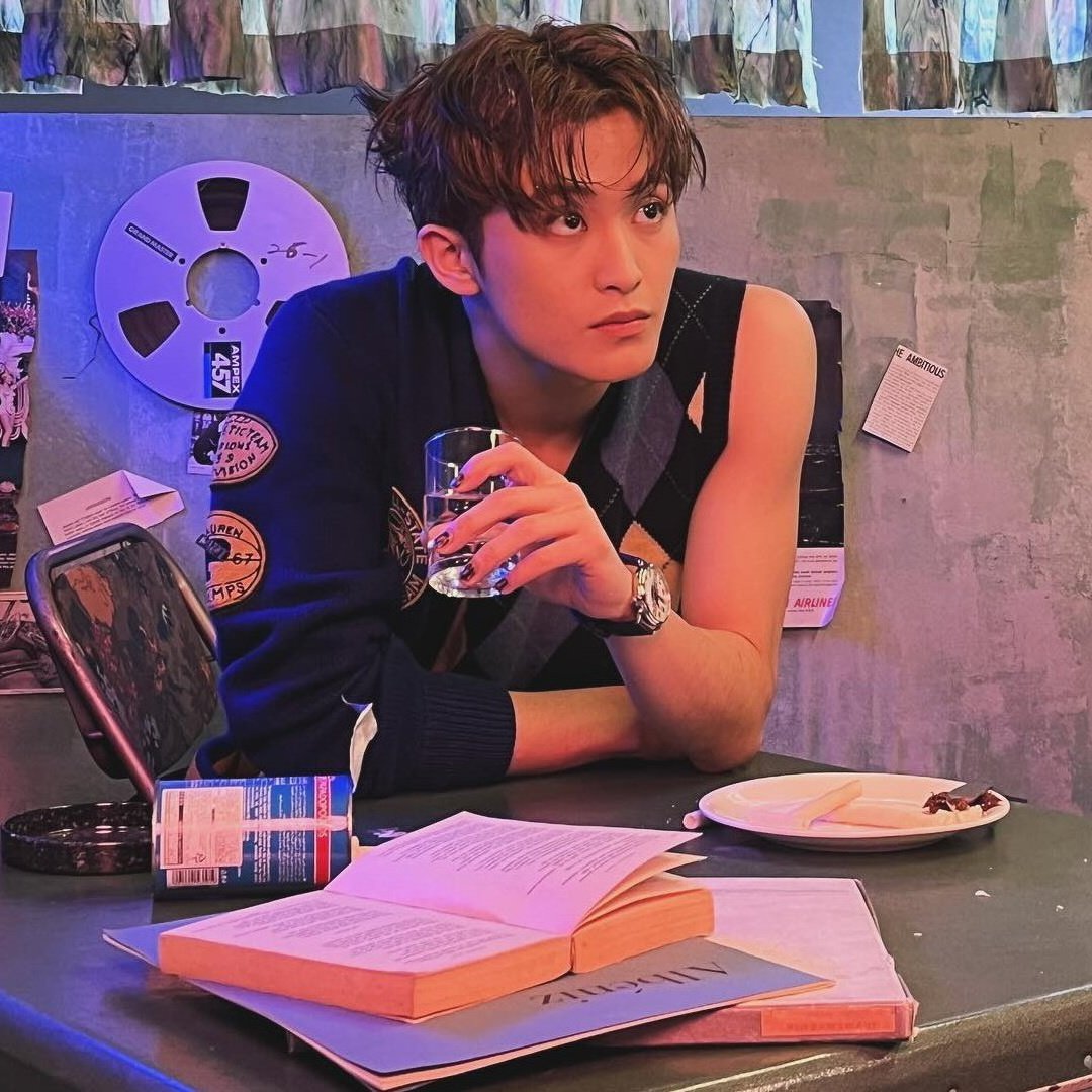 10 am                                              10 pm