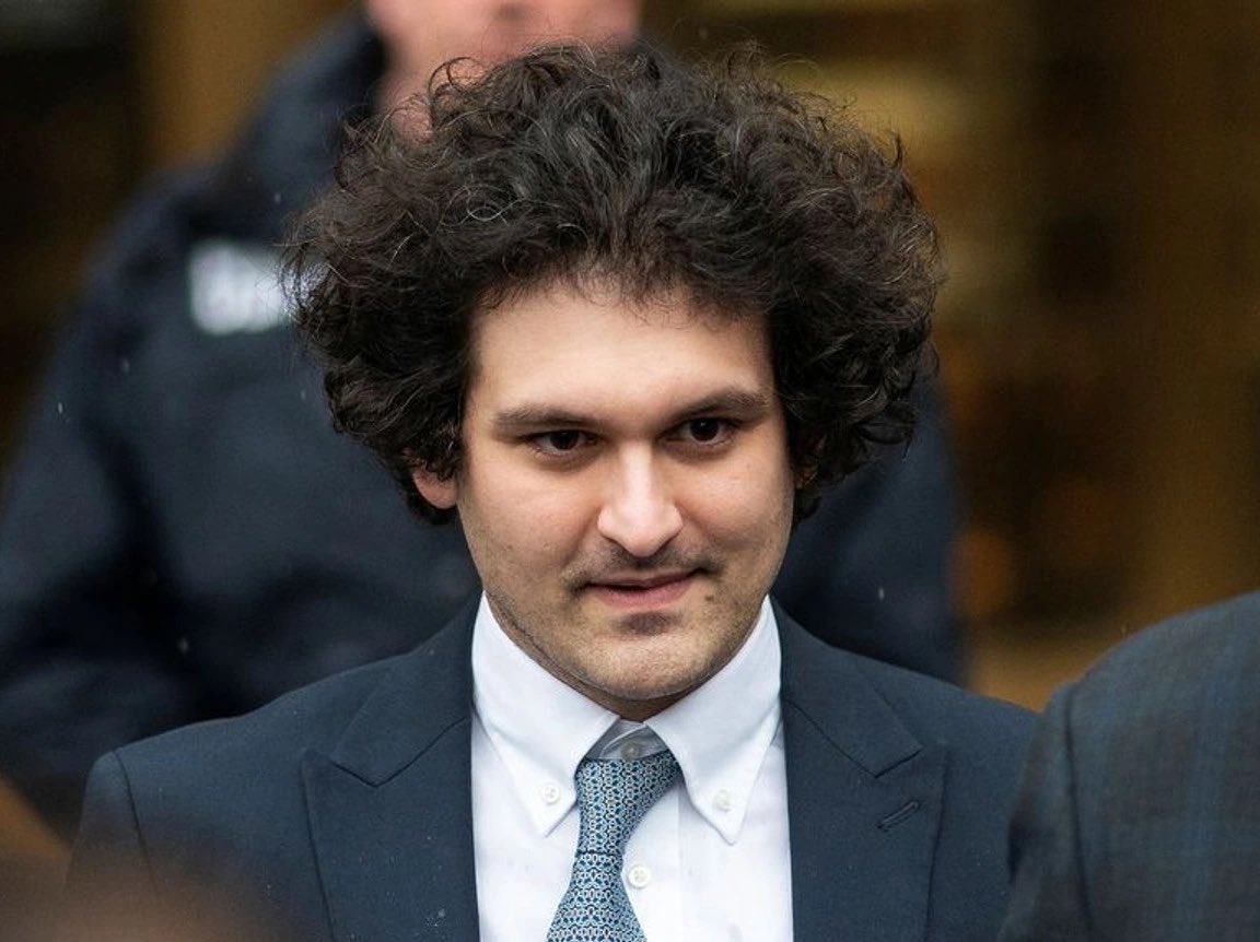 WatcherGuru's tweet image. JUST IN: Sean 'Diddy' Combs moved to same Brooklyn jail unit as Sam Bankman-Fried.