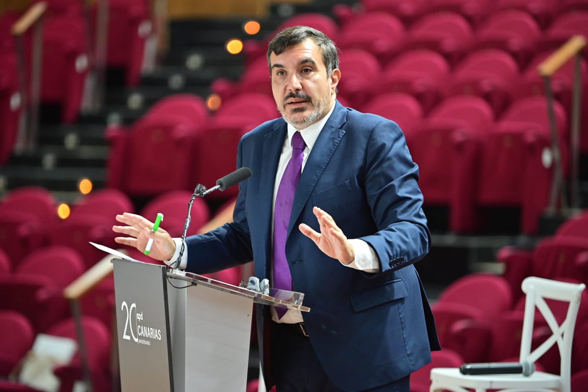 MiriamAPDCan's tweet photo. Tuvimos con nosotros a Jose Luis Ayllón, dir. AA.PP y Relaciones con la Corte en @CEOE_ES, quien nos destacó la importancia de mantener relaciones permanentes con la #Administración y aprovechar al máximo las #oportunidades que estas ofrecen @APDasociacion @22GRADOS #Canarias https://t.co/xcAGaFZUH6