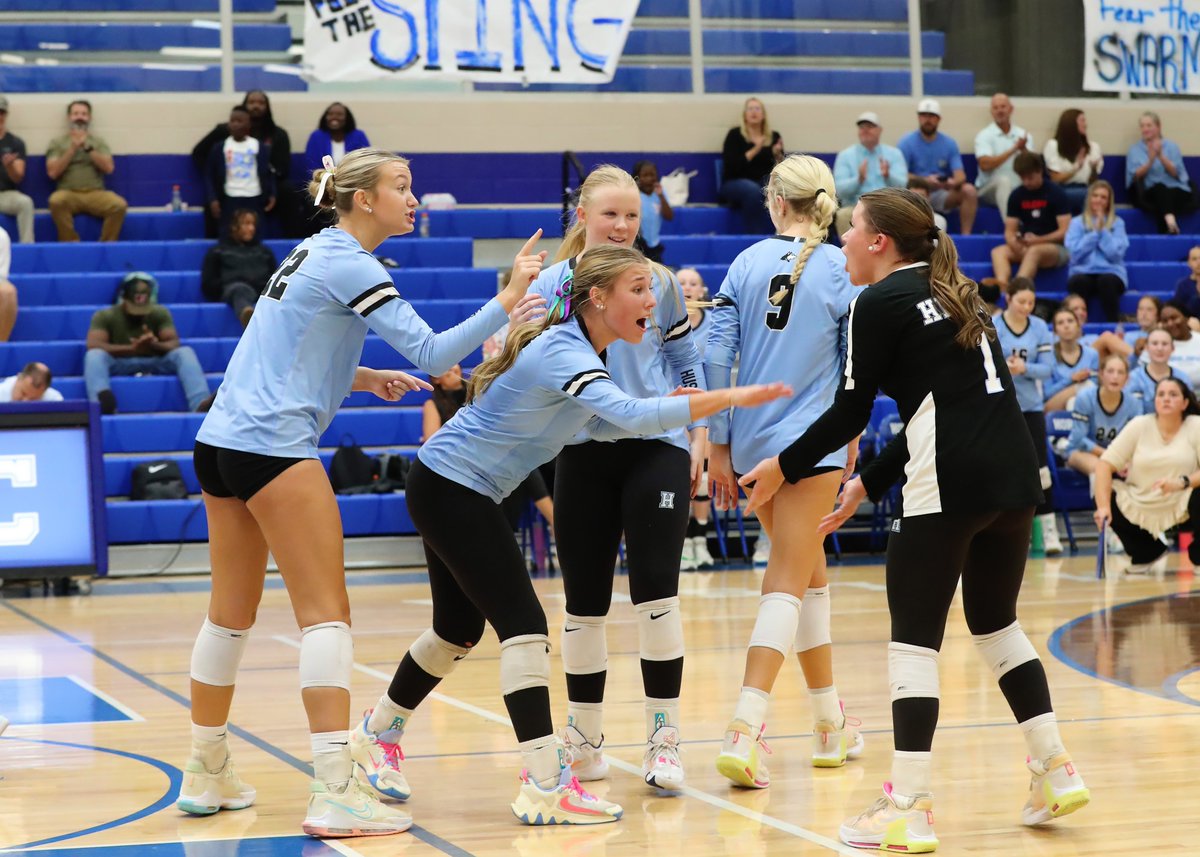 andrewtsimonson's tweet photo. Helena reached the Gold Bracket of the HeffStrong Tournament in Hoover with a pair of pool play wins over Indian Springs and Austin.

Story: https://t.co/kCUkojK3dM https://t.co/Ba4QYm5bMF