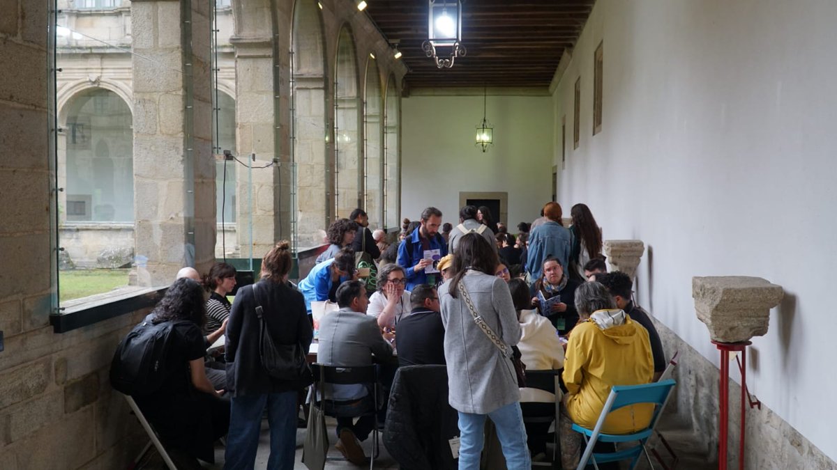 EUCreativa_ES's tweet photo. Mesas de consulta abiertas con Mónica Comas, coordinadora de #EuropaCreativaCULTURA y @PuntoEuropeoES, donde resolver dudas y conocer información adicional de estos #ProgramasEU, junto al técnico Manuel García. 

📢¡Acércate!

@MuseodoPobo
#XEncuentroCulturayCiudadanía #CERV https://t.co/cEKuaTbvAf