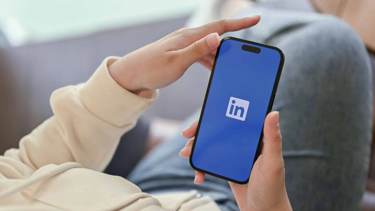 Cómo evitar que LinkedIn use tus datos para entrenar a su IA dlvr.it/TDd98W por <a href="/TreceBits/">Manuel Moreno</a>
