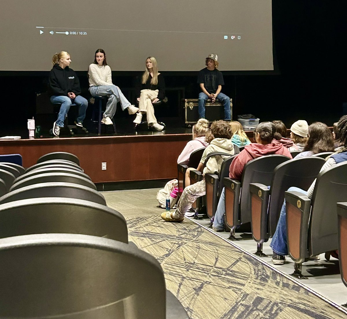 MrGriffisSHS's tweet photo. Excited to share that SHS students at Maplewood spoke to our current 10th graders today, sharing their positive experiences & journeys! This creates a powerful avenue for students at SHS. #StudentSuccess #SHSCommunity https://t.co/gTkKzFpGAt