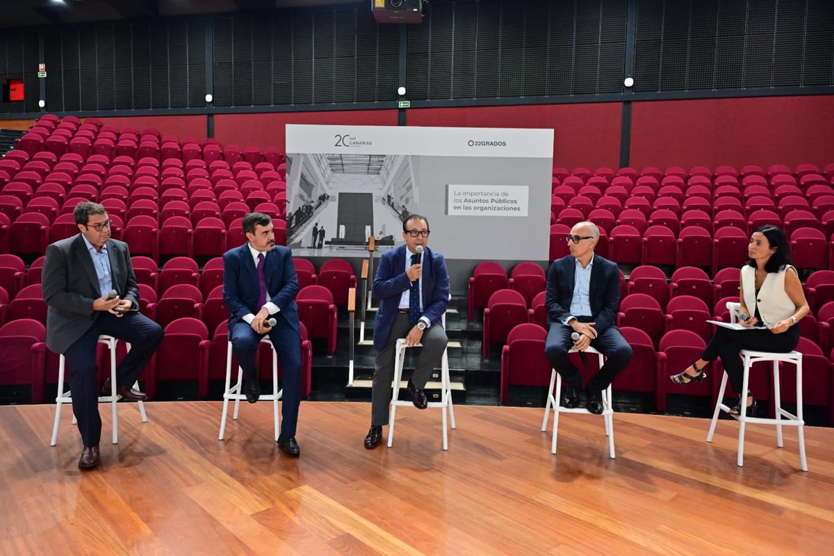 MiriamAPDCan's tweet photo. Terminamos el encuentro de hoy con una mesa redonda para seguir reflexionando sobre los #Asuntospúblicos en las #empresas @APDasociacion @22GRADOS #canarias #networking https://t.co/p4Fn3Fws75