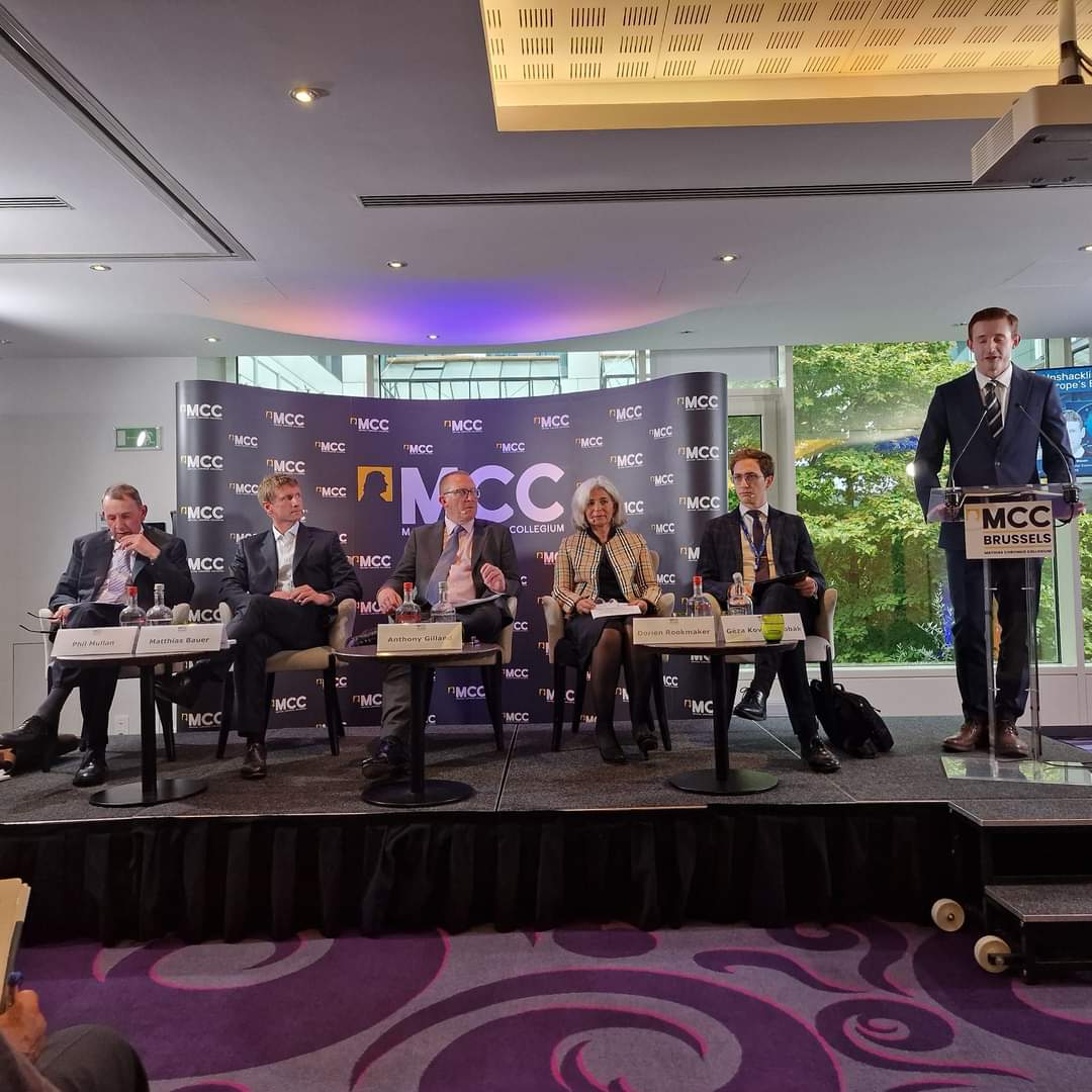 💡📖 Our Brussels colleagues attended the <a href="/MCC_Brussels/">MCC Brussels</a>' event debating EU competitiveness, the Draghi-report &amp; state aid. Speakers agreed that throwing more money🪙into the pot🫕 is not sufficient.✅We need to draw private investment &amp; apply a facts-based coordination of funding
