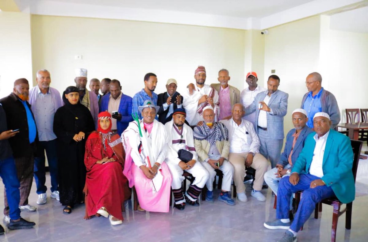 safi24E's tweet photo. Qacaleen #Arsii tun na Moote. 
  
Diasporas are returning home
#irreecha2024 will be celebrated in  #Berbera #Somaliland.

#AndualemGosa just released his album.@SakariyeNuurS https://t.co/5iDldkSX41