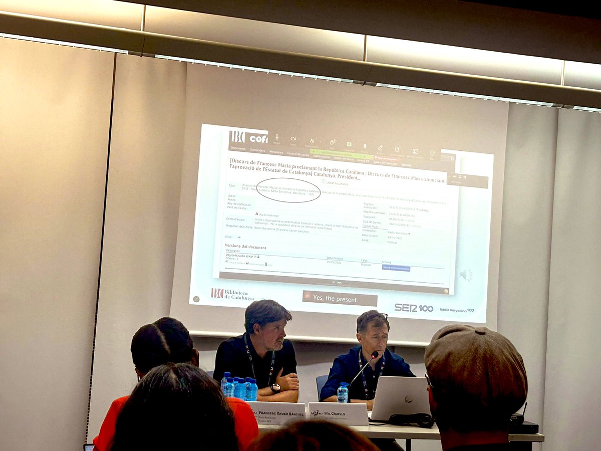Amb el <a href="/fxsanchez/">Xavier Sánchez Mesa</a> de <a href="/radiobarcelona/">Ràdio Barcelona</a> a la Conferència de la <a href="/iasa_web/">IASA</a> a València presentant la col·laboració entre la Ràdio i la <a href="/BiblioCatalunya/">Biblioteca de Catalunya</a> en ocasió del seu centenari #100RadioBarcelona #iasa2024 bnc.cat/cat/Fons-i-col…