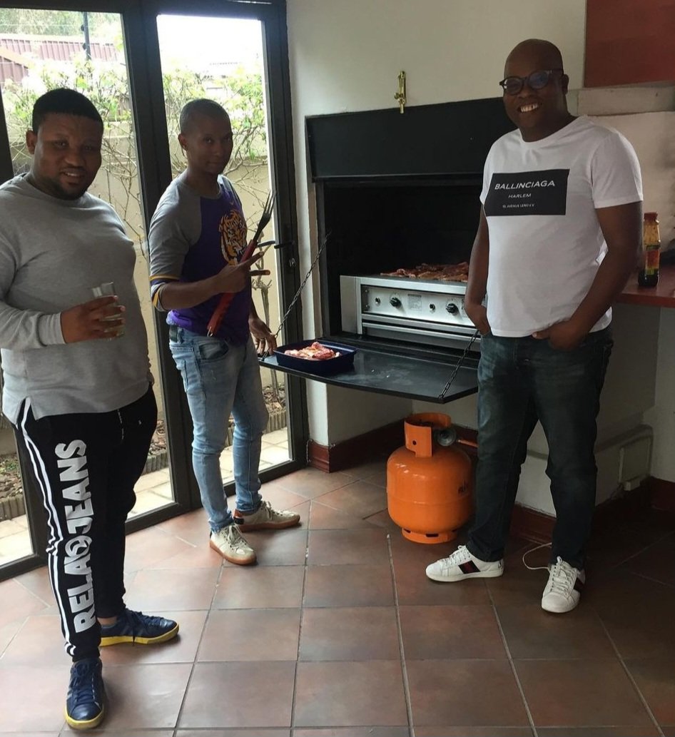 pholoanacs's tweet image. Running out of salt #Cerebos #SeeHowItRuns #MoreThanJustSalt #Braaimonth #Lekkerbraai #heritageday2024