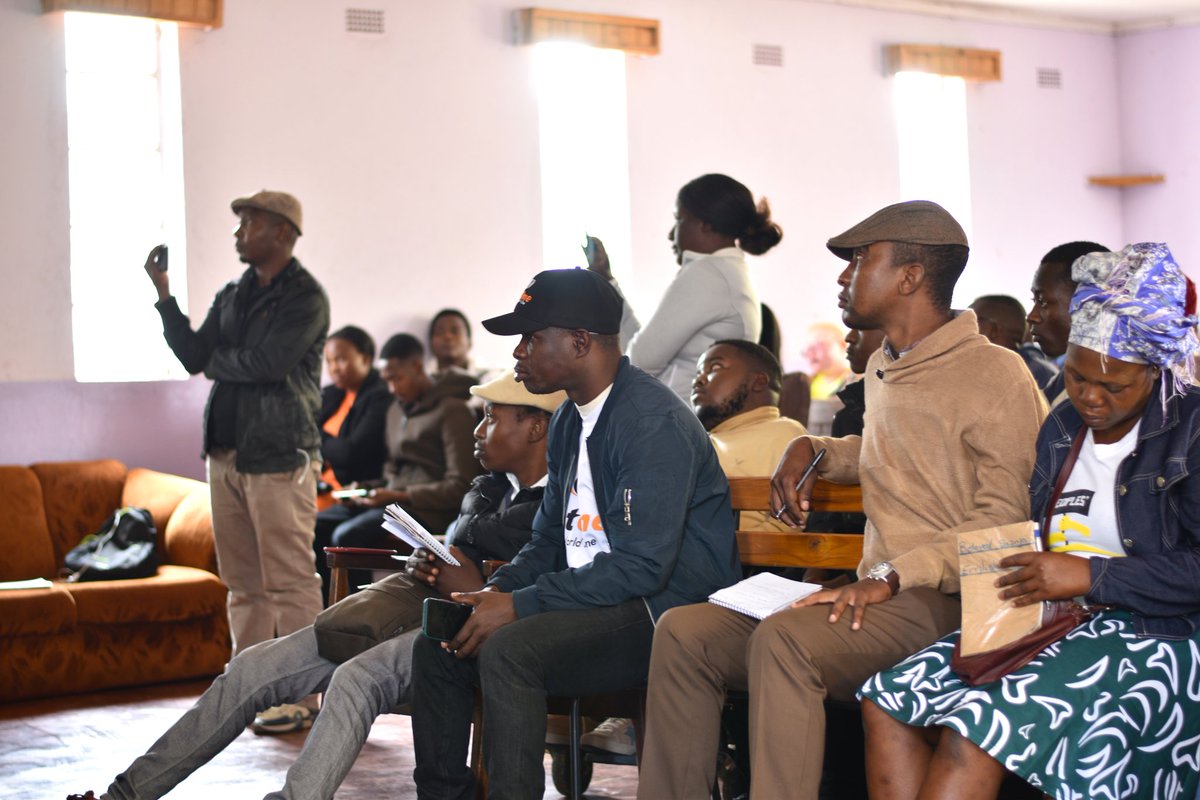 ManicaYouth's tweet photo. We conducted a youth indaba with 100 #youngpeople from all 19 wards in Mutare Urban, supported by @USAID in partnership with @ZIMCODD. The youths shared their concerns regarding #servicedelivery and corrupt practices within the Mutare City Council.  
#Youth4Integrity  
#Siya https://t.co/KpWL6mEbu9