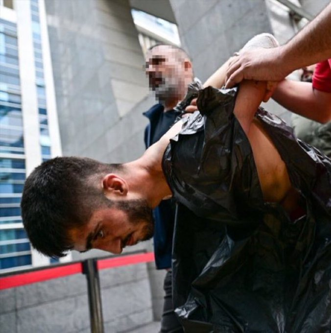 Polis memuru Şeyda Yılmaz'ı şehit eden katil zanlısı Yunus Emre Geçti'nin annesi: 

"26 suçtan benim çocuğumun kaydı varsa niye devlet bunu almadı? Niye devlet bunu götürmedi? Niye düne kadar elini kolunu salladı. 

O kadar ben devlete yalvardım. O kadar karakollara gittim. O