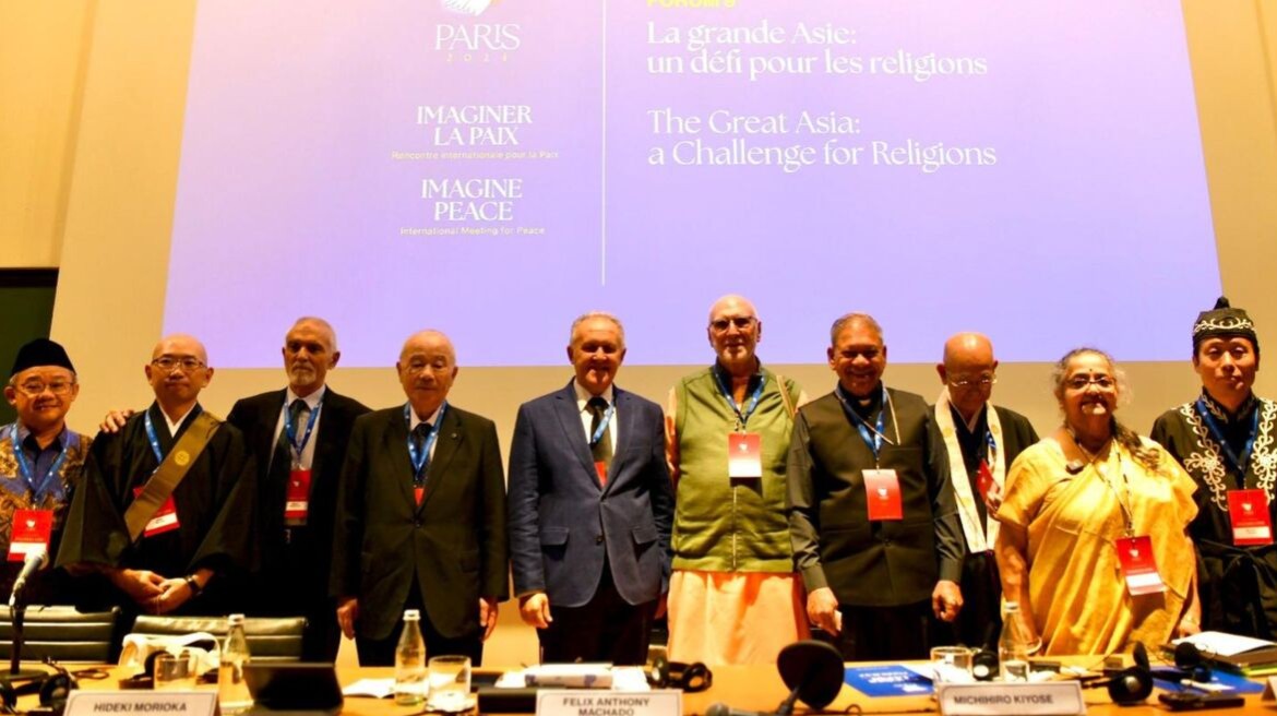 AamodDatar's tweet photo. The Central theme of the conference is 'Imagine Peace' and the Forum on which Didiji represented our country yesterday was 'The Great Asia - a challenge for Religions'. 
-- Aamod https://t.co/akOwuO3q5A