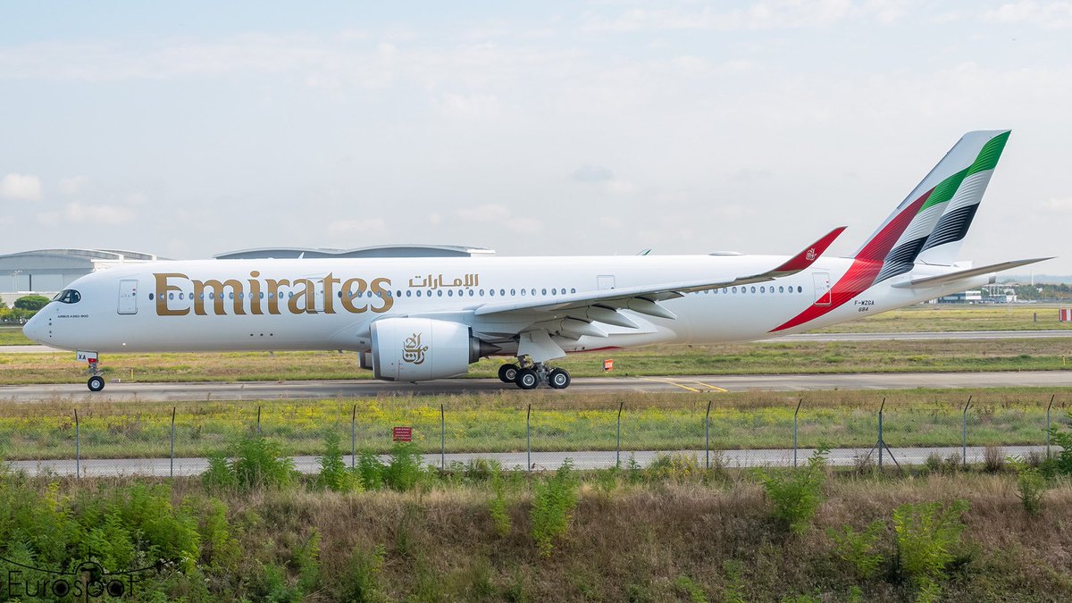 airplusnews's tweet photo. 🇦🇪 Ready to go 🤩

Emirates A350-900 at Toulouse.

📷 @cliper31 https://t.co/5rVIvQMLgO