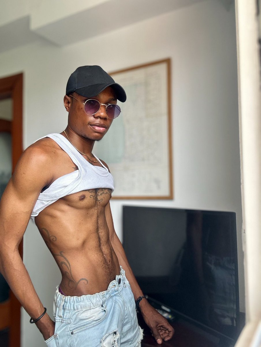 KalvinBeya's tweet image. Skinny for you !!! 

Just for you to retweet