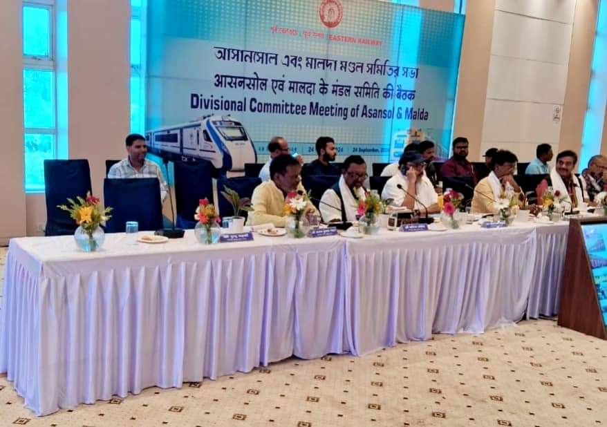 AjayMandalMPbgp's tweet photo. उनके सफल निष्पादन की दिशा में काम करने में मदद मिलेगी। बैठक में माननीय सांसद श्री कीर्ति आज़ाद जी, श्री नलिन सोरेन जी, श्री शत्रुघ्न सिन्हा जी, श्री गिरिधारी यादव जी, श्री खगेन मुर्मू जी, डॉ. सरफराज अहमद जी, सांसद (राज्यसभा) और अन्य गणमान्य लोग उपस्थित रहे।
#TrainDevelopment https://t.co/oY59qEWR7J