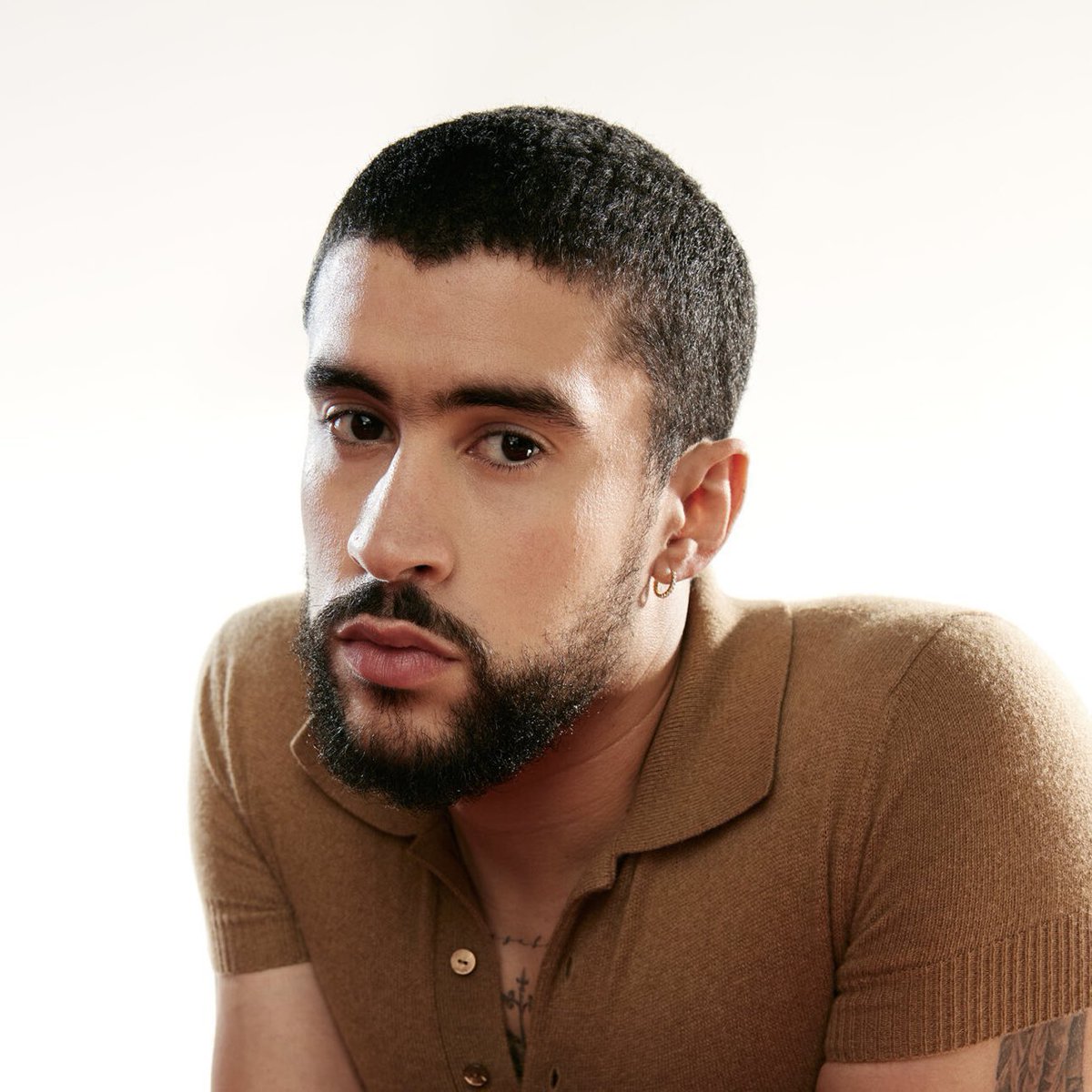 PopCrave's tweet image. Lady Gaga says she’d like to collaborate with Bad Bunny:

“I’m actually a very big Bad Bunny fan. If he wanted to, I absolutely would love to [work with him].”