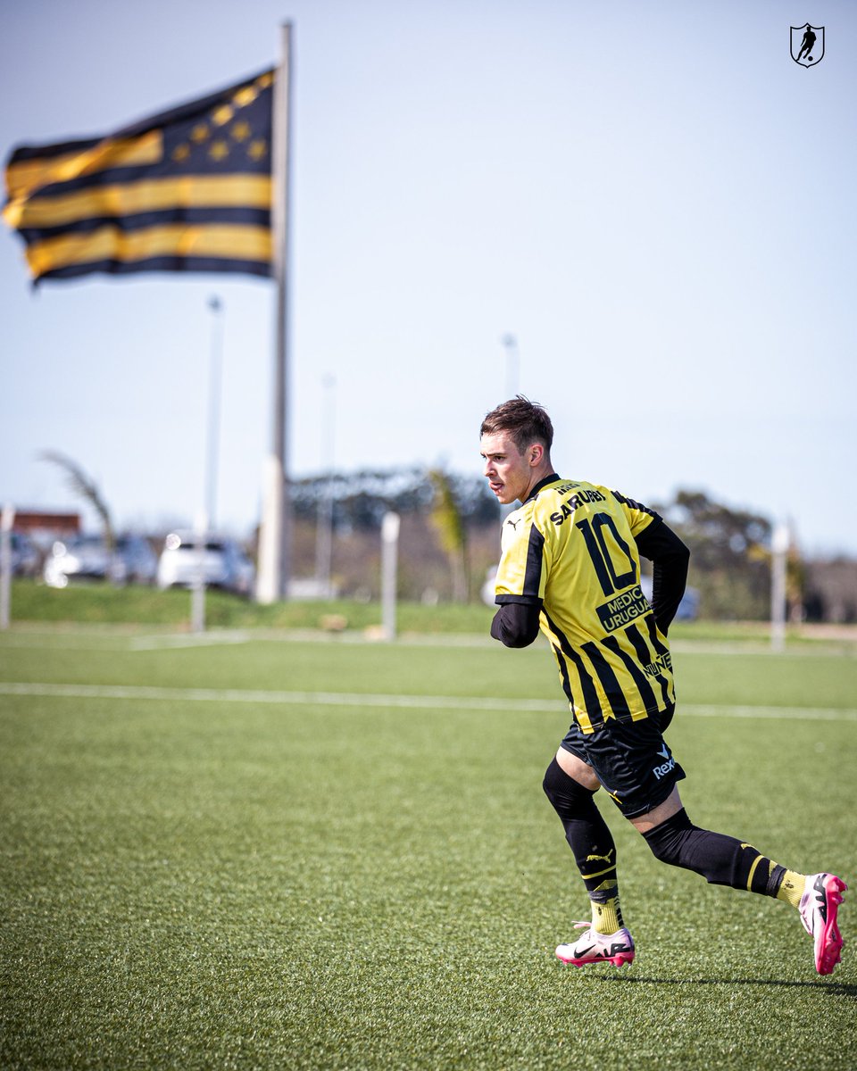 ⚽ 𝗟𝗮 𝗽𝗲𝗹𝗼𝘁𝗮 𝘀𝗶𝗲𝗺𝗽𝗿𝗲 𝗮𝗹 𝟭𝟬 🎩

⭐ <a href="/LeeaaUmpierrez/">Leeaa umpiérrez⚽️</a>

#SemilleroDeAmérica