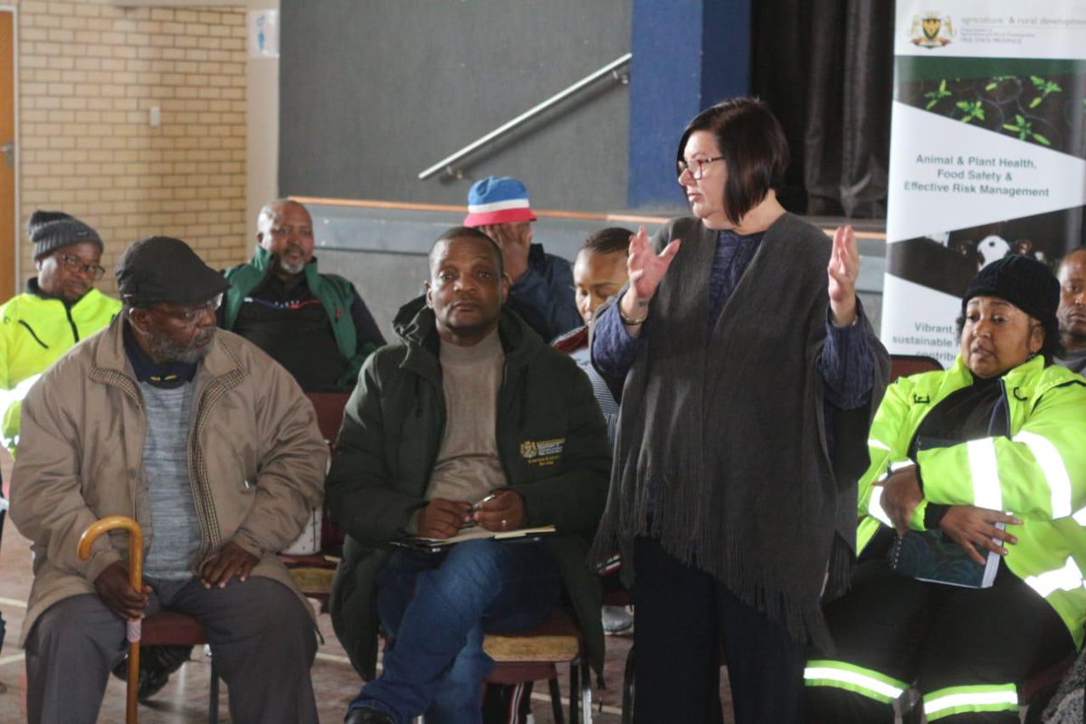 FS_DARD's tweet photo. MEC Elzabe Rockman and HOD Dr. Takisi Masiteng are joined by the Executive Mayor of Maluti-a-Phofung Local Municipality Cllr. Malekula Melato, Morena Moloi from Kgolokoe and Morena Sekonyela from Thibella at Intabazwe, Harrismith to meet with the farmers. https://t.co/AdXr3Iq9kK