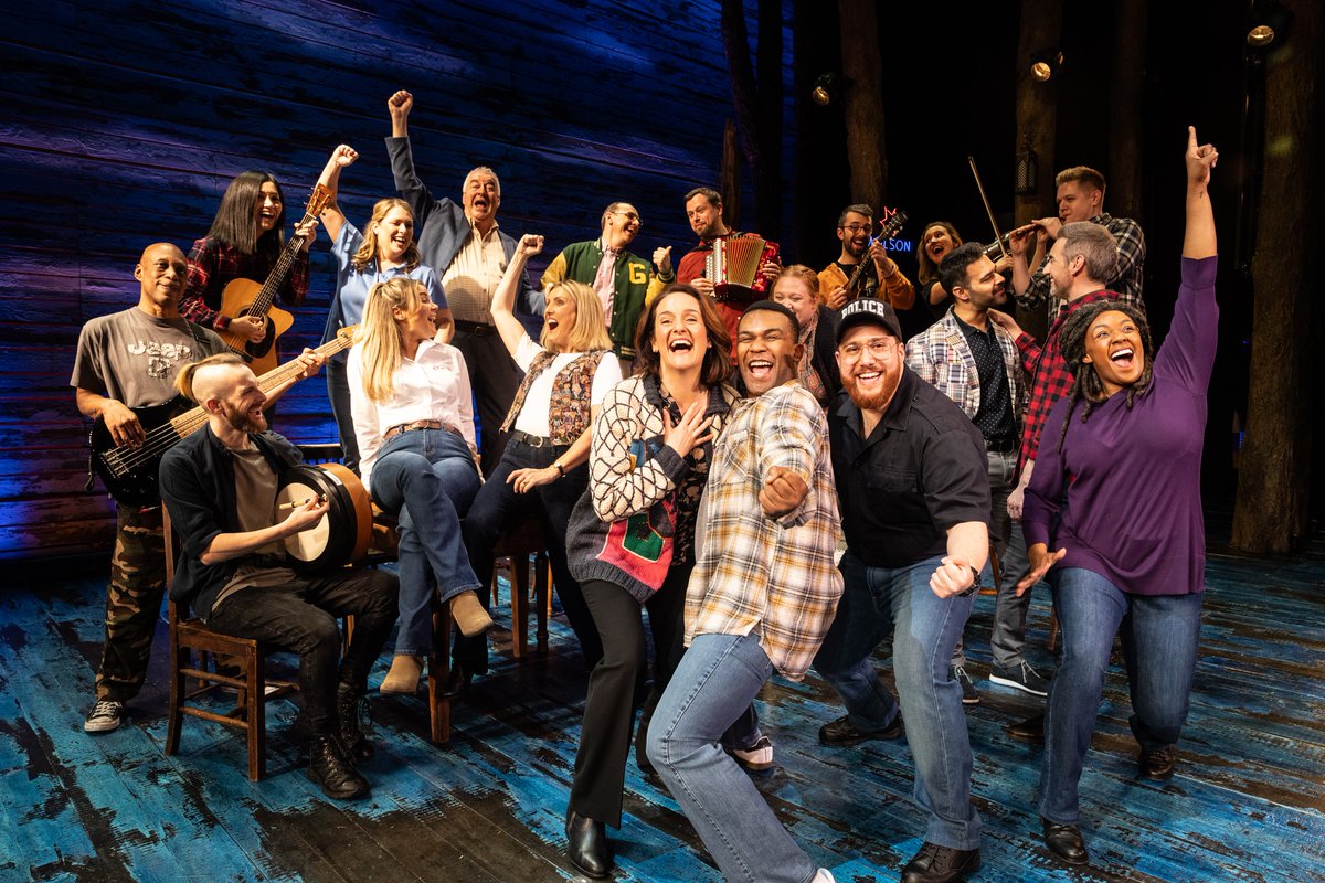 We're excited to announce that Theatre Royal will be inviting audiences of the hit show Come From Away to ‘pay it forward’ in support of Emmanuel House!

Keep reading for the story of how this came to be 🧵
#ComeFromAway #Nottingham #Musical