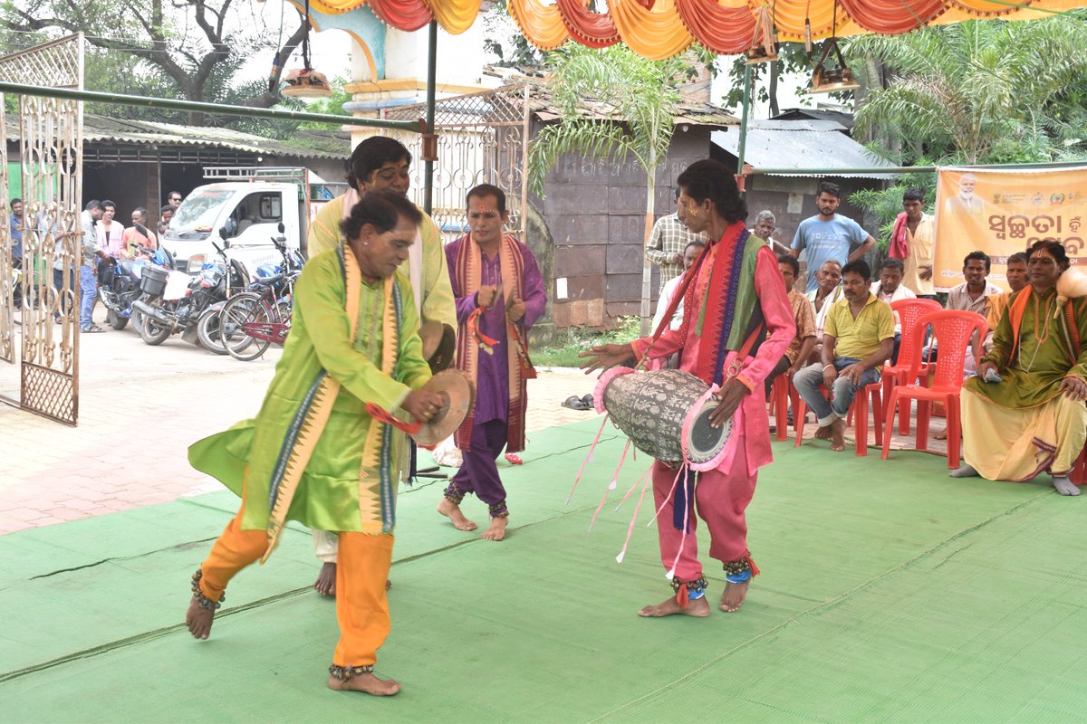 NacBinka's tweet photo. #SwachhataHiSeva2024 
#SwabhavSwachhata 
#SHS2024 
#SanskaarSwachhata 
#nacbinka
@SwachhBharatGov
@SwachhBharat
@MoHUA_India
@MoJSDDWS
@dudasonepur
Cultural Activity through street play at NAC Binka https://t.co/4IAfHjAymU