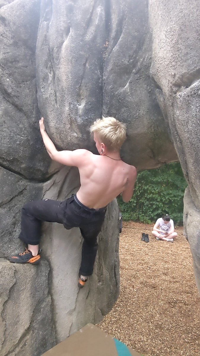 iz___ak's tweet photo. madness that I look like this now:)))) trans dudes rock https://t.co/us8RQ2VKxQ