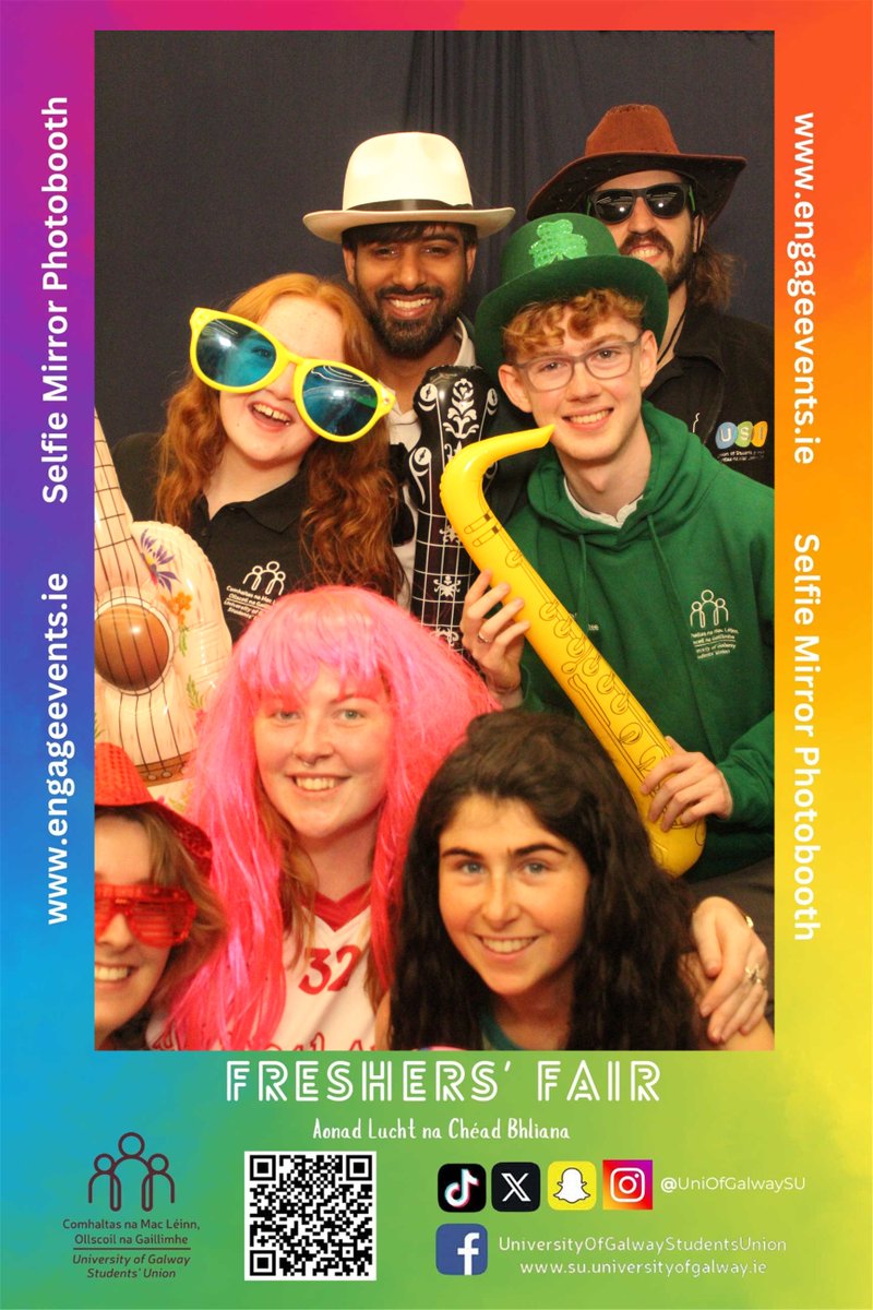 UniOfGalwaySU's tweet image. 📸Freshers' Fair Selfie Mirror Photobooth photos are up! 

More photos over on our Facebook page - see if you can spot yourself 👀

#DoChomhaltas #FreshersFair #UniOfGalwaySU