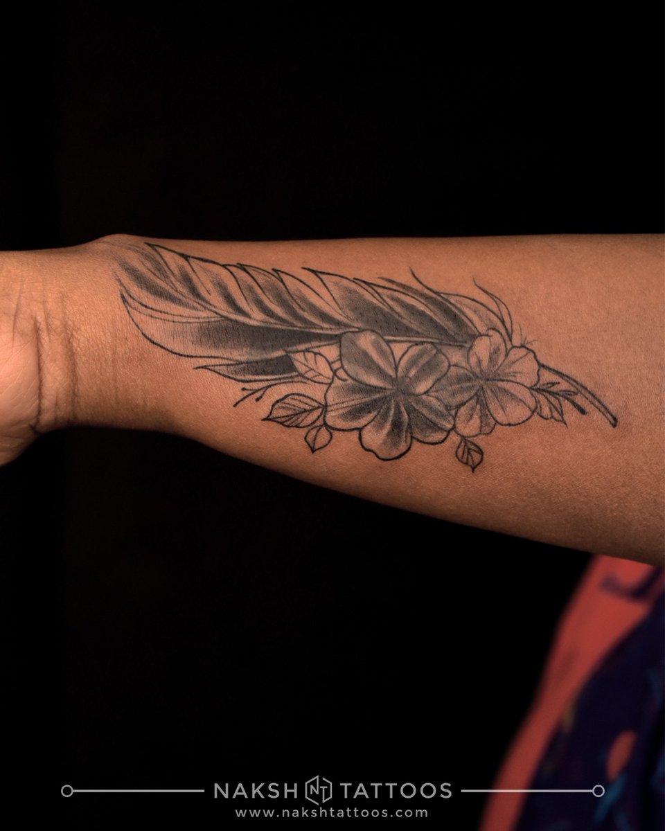 TattoosNaksh's tweet photo. Simple tattoos represent elegance and personal significance, often conveying profound messages.

To book your spot, contact us at 9676751440 or 9052270001 or drop us a message.

For more details, visit https://t.co/zngA0CAAha. ✨

#nakshtattoos #nakshtattoostudio 
#MinimalTattoos https://t.co/9xOuDhjeUN