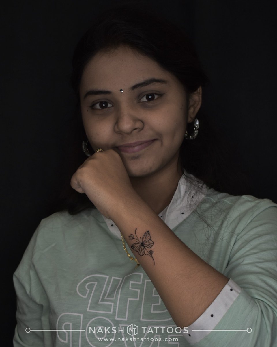 TattoosNaksh's tweet photo. Simple tattoos represent elegance and personal significance, often conveying profound messages.

To book your spot, contact us at 9676751440 or 9052270001 or drop us a message.

For more details, visit https://t.co/zngA0CAAha. ✨

#nakshtattoos #nakshtattoostudio 
#MinimalTattoos https://t.co/9xOuDhjeUN