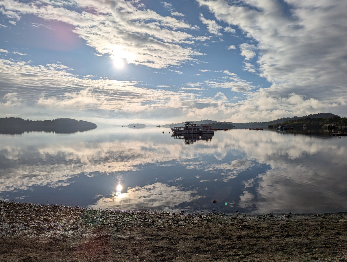 FilteredHeather's tweet image. Waking up to this view, with the warm sun gently bathing my face, remind me how incredibly lucky we are to even exist on this wonderful planet. 
I am endlessly grateful 🥲