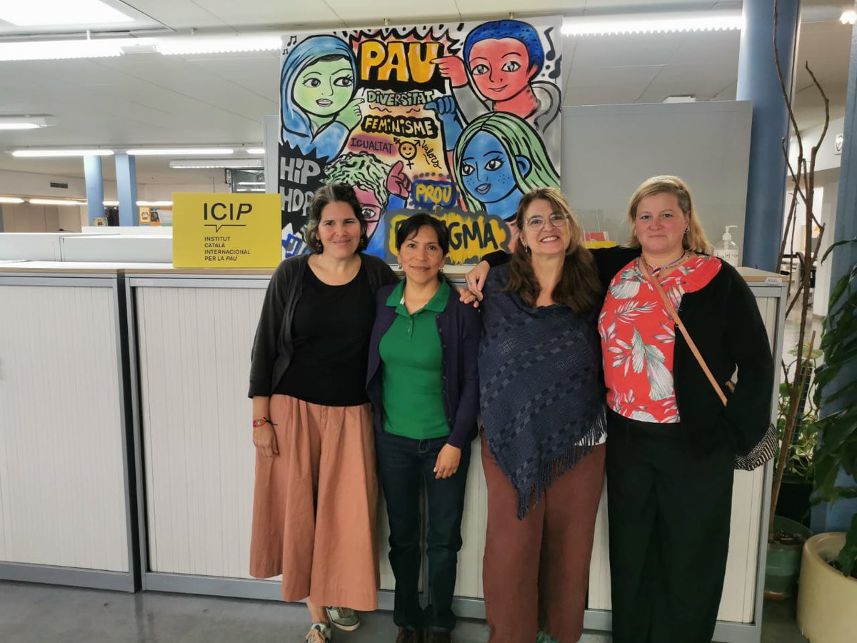 El día de ayer, la <a href="/redsolidariaDH/">Red Solidaria de Derechos Humanos</a> pudo reunirse con el <a href="/ICIPeace/">ICIP</a> para conversar en torno a la situación que viven día a día las personas y comunidades en defensa de los #DDHH en el Estado de Michoacán y como poder fortalecer las redes de apoyo internacional.
#PBIAcompaña