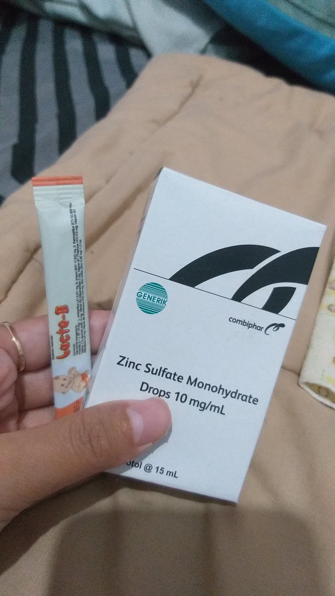 squishyycheeks's tweet photo. Obat diare 7 month: 
Lactobe 1x1 sesudah makan
Zinc 1x1ml : diminum 1x24 jam jika jam 8 maka minum selanjutnya jam 8 https://t.co/YF16BsIGeY