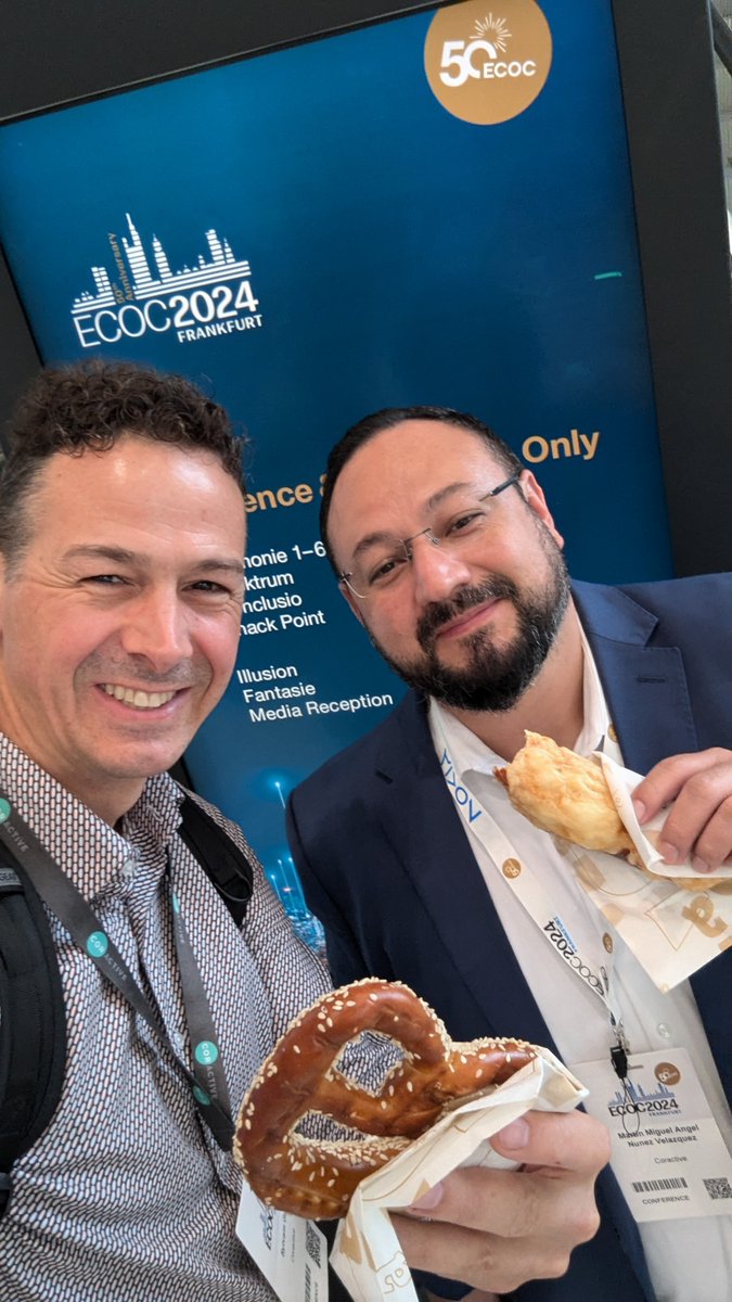 Coractive (@coractive) on Twitter photo Nos collègues Sylvain et Martin semblent avoir du plaisir avec la culture culinaire de Francfort ! Une petite pause à #ECOC2024 où ils sont pour en apprendre plus sur vos dernières innovations. N’hésitez pas à planifier une rencontre avec eux pour jaser #fibreoptique! #ECOC2024 Nos collègues Sylvain et Martin semblent avoir du plaisir avec la culture culinaire de Francfort ! Une petite pause à #ECOC2024 où ils sont pour en apprendre plus sur vos dernières innovations. N’hésitez pas à planifier une rencontre avec eux pour jaser #fibreoptique! #ECOC2024