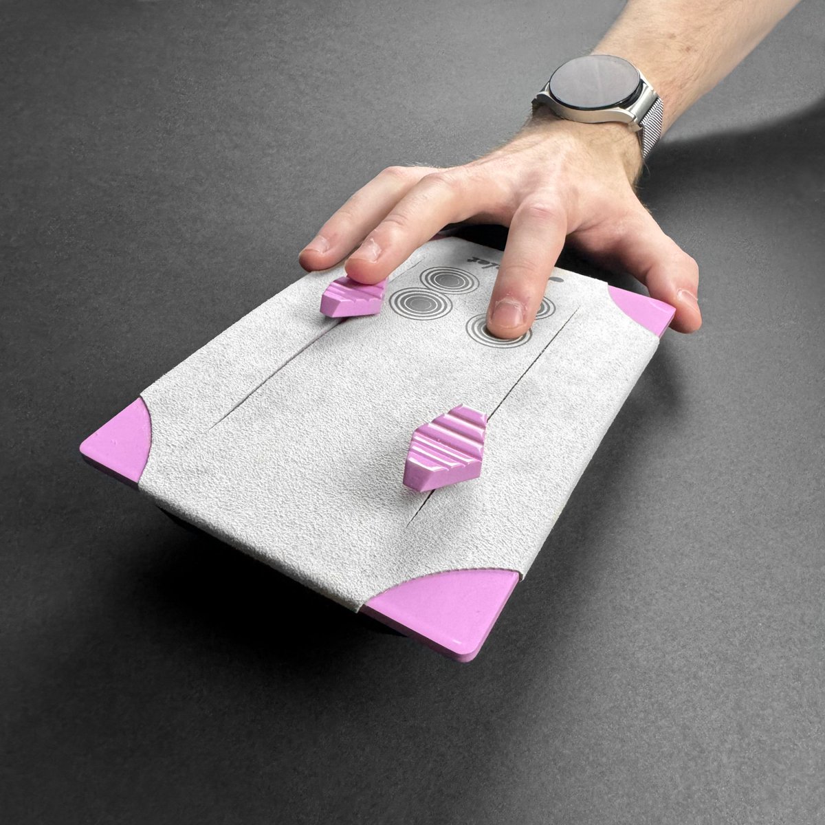 berclet_fr's tweet photo. Plus besoin de faire Alt-Tab.

Avec le #Berclet, ajustez votre audio instantanément tout en restant concentré sur votre tâche. Un mélangeur audio plug-and-play pensé pour ceux qui veulent rester concentrés tout en maîtrisant leur son.

#gamer #Innovation #technology #Audio https://t.co/M0azaMbkfK