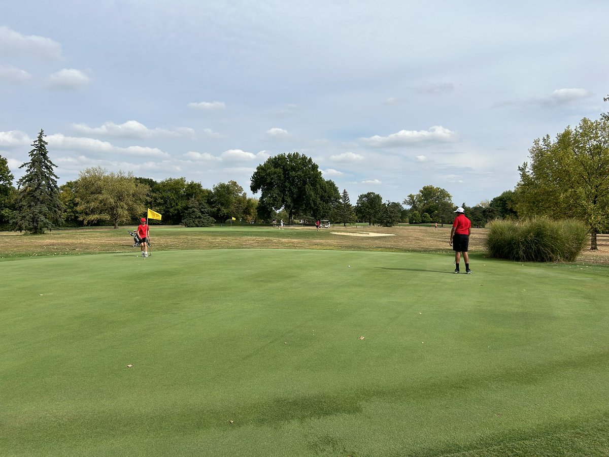 The Ridge boys persevered through the elements for a 164-195 win over Plains. Adam Mechley won medalist honors with a 36 (+1). The team continues to show growth on their way towards GMCs!