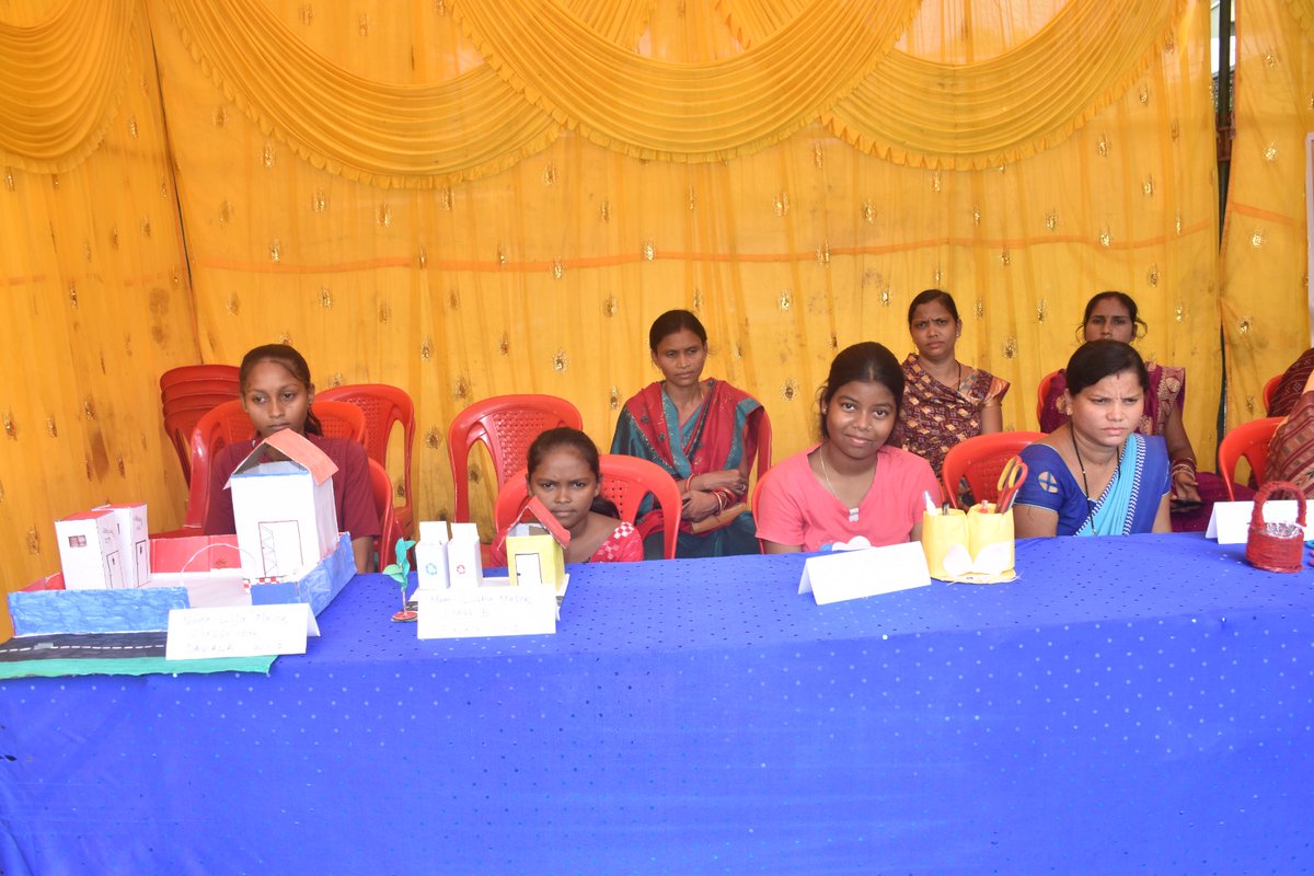 NacBinka's tweet photo. #SwachhataHiSeva2024 
#SwabhavSwachhata 
#SHS2024 
#SanskaarSwachhata 
#nacbinka
@SwachhBharatGov
@SwachhBharat
@MoHUA_India
@MoJSDDWS
@dudasonepur

Waste to Art activity at NAC Binka https://t.co/i0aDy3ynKd