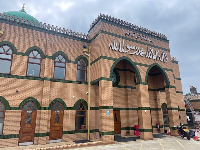 Caterfix_'s tweet photo. CaterFix has recently installed a 3 deck Mortuary Chamber at Mosque’s Masjid Ghousia on Gladstone Street. https://t.co/y7U8SuQlP9