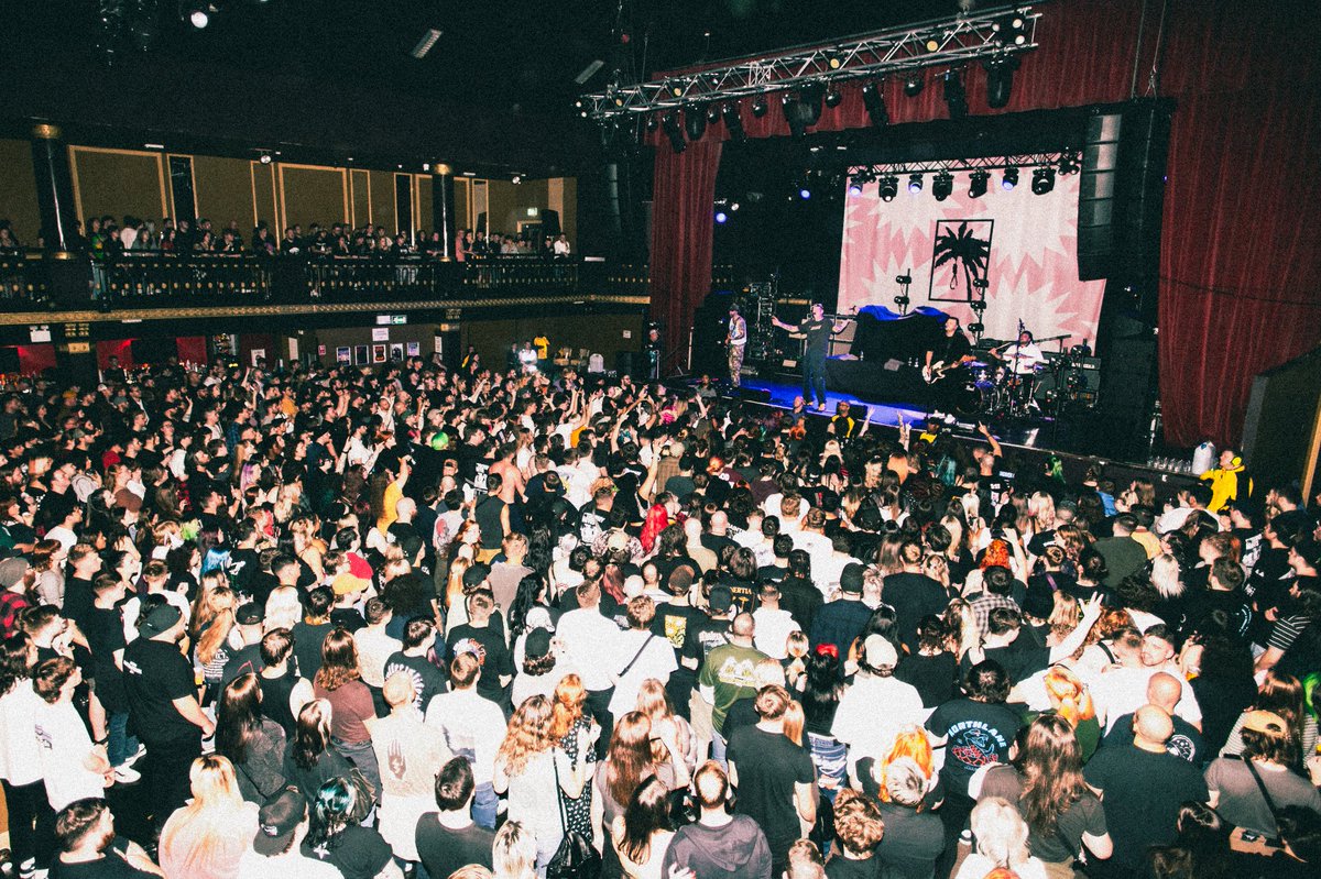 trophyeyesmusic's tweet image. First week down innit

Europe next week. Get innnn

📸 @approachthewolf