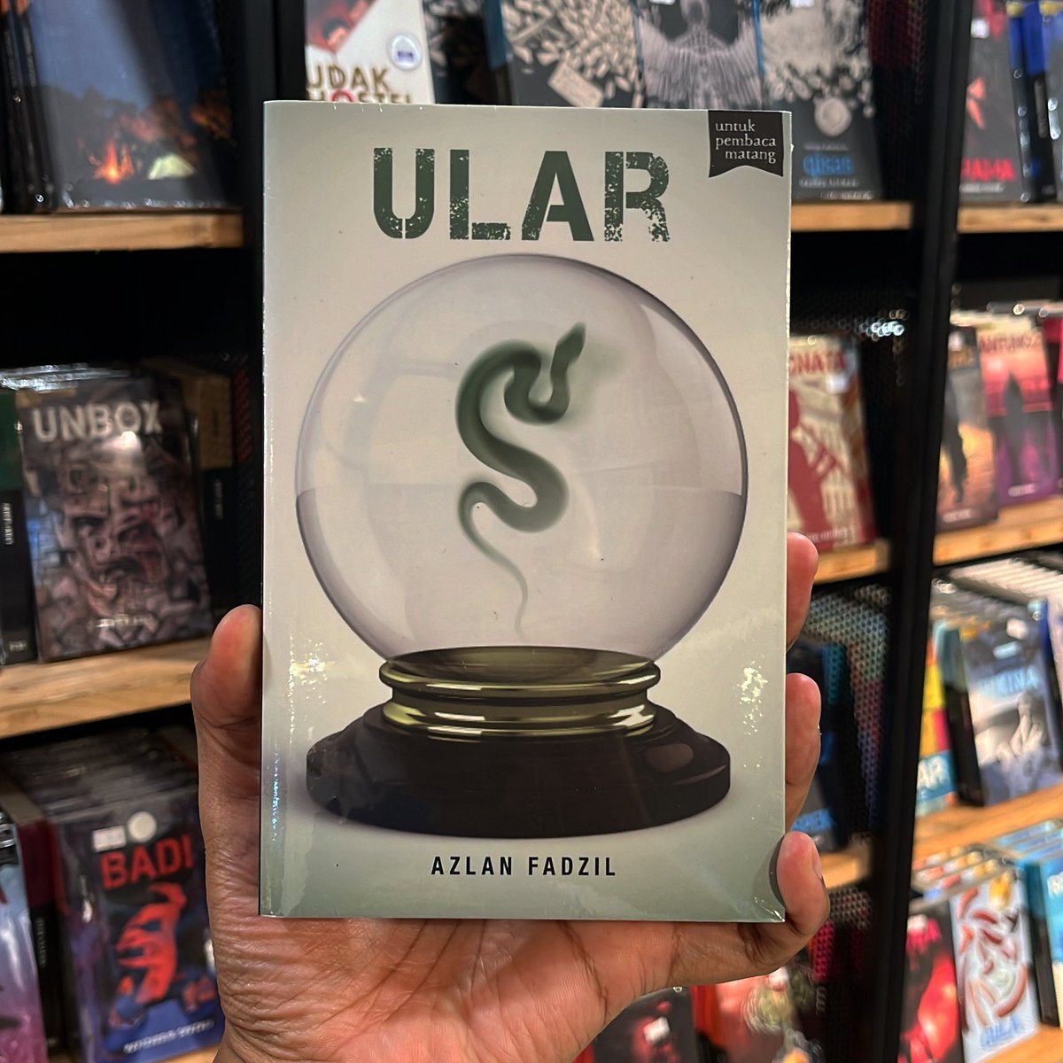 KedaiFixi's tweet image. Buku rare di Kedai Fixi. Buku #ULAR oleh @azlansf