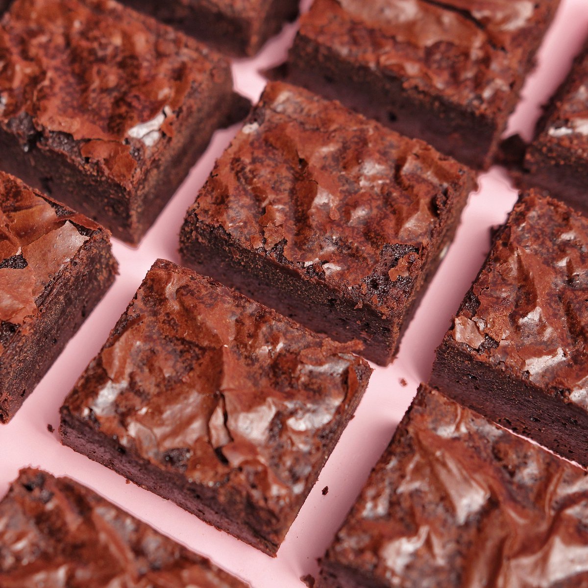 Looking for a much-needed comfort this week? These might be it! 🫂🩷 

Pre-order your favorite treats 🍪✨️ 
available for pick-up and delivery this Thursday (Sept 26) to Saturday (Sept 28) 🌟

💌 Order Form: jotform.com/form/242301024…
🍪 More infos here: hanniebakes.carrd.co