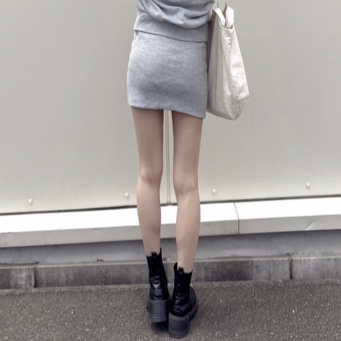 __c___k__'s tweet photo. ちょwwww黒歴史すぎるwwwwww
同じ人間の足ですかwwwwこれwwwwwww

低身長152cm  〈 50kg  ➟  36kg  〉
14kg落としてやっと人間として認められた、、、
ほん𝒎𝒐𝒏𝒆𝒚 チビとデブの組み合わせは最悪😭 https://t.co/xa0sibm0Pt