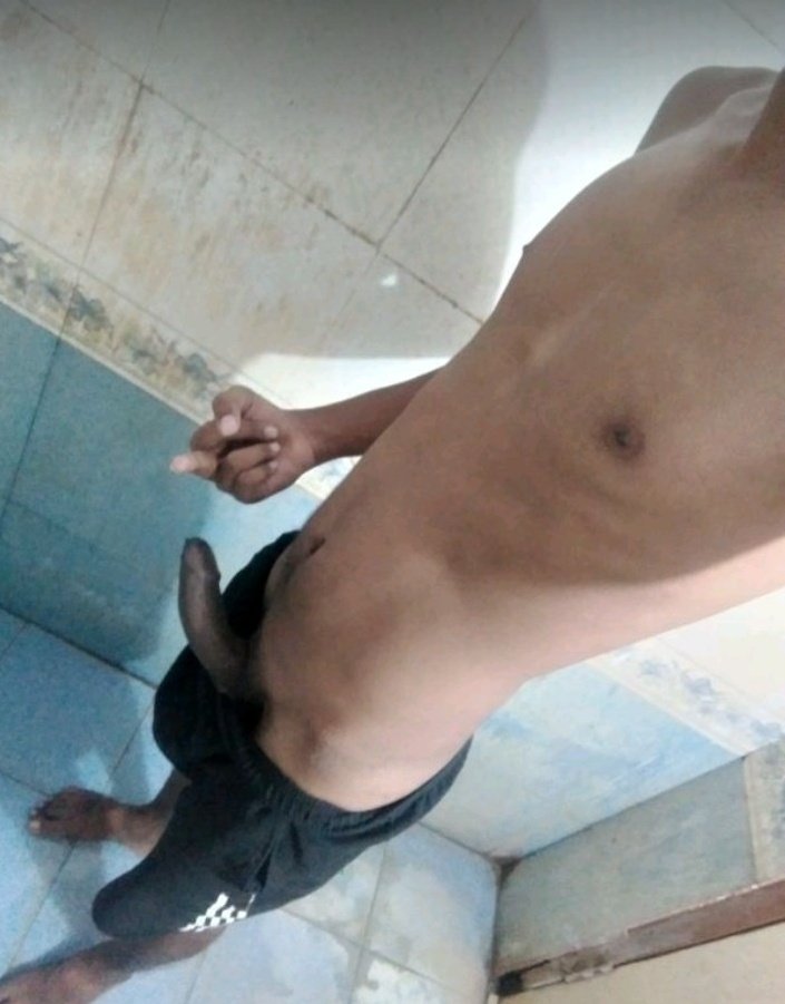 Vicky5797433798's tweet photo. @covaihot Iam 21 top romance https://t.co/NcSvvMxAsJ