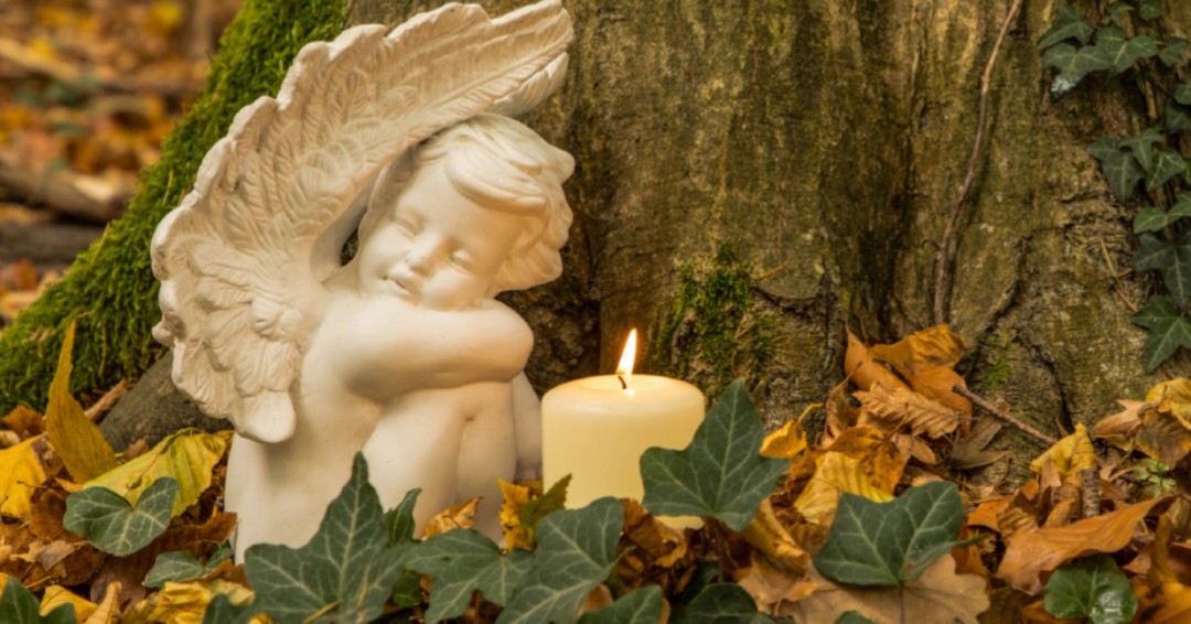 SRAHEC_NC's tweet image. #LearningTeachingHealing #NavigatingGrief
The holidays invite gatherings, traditions, and expectations that make the loss of a loved one more present and difficult. Are you in a medical profession that assists patients with this topic? Join us.
ow.ly/rnzL50TtEhw