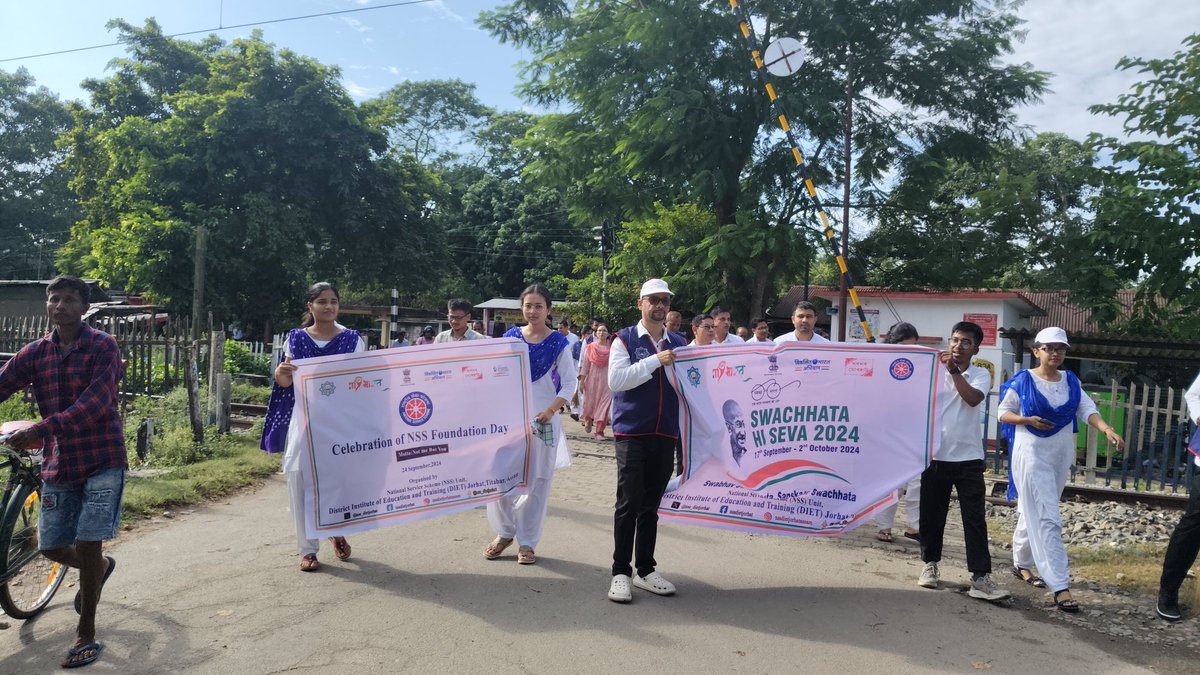 On NSS Foundation Day,NSS Volunteers of DIET Jorhat organized a street play at Titabar Basic Tiniali, spreading awareness on Swachhata and advocating to 'Say No to Plastic' as part of the Swachhata Hi Seva campaign.#SwachhataHiSeva #Mybhart #SayNoToPlastic 
📆 24 Sept,2024