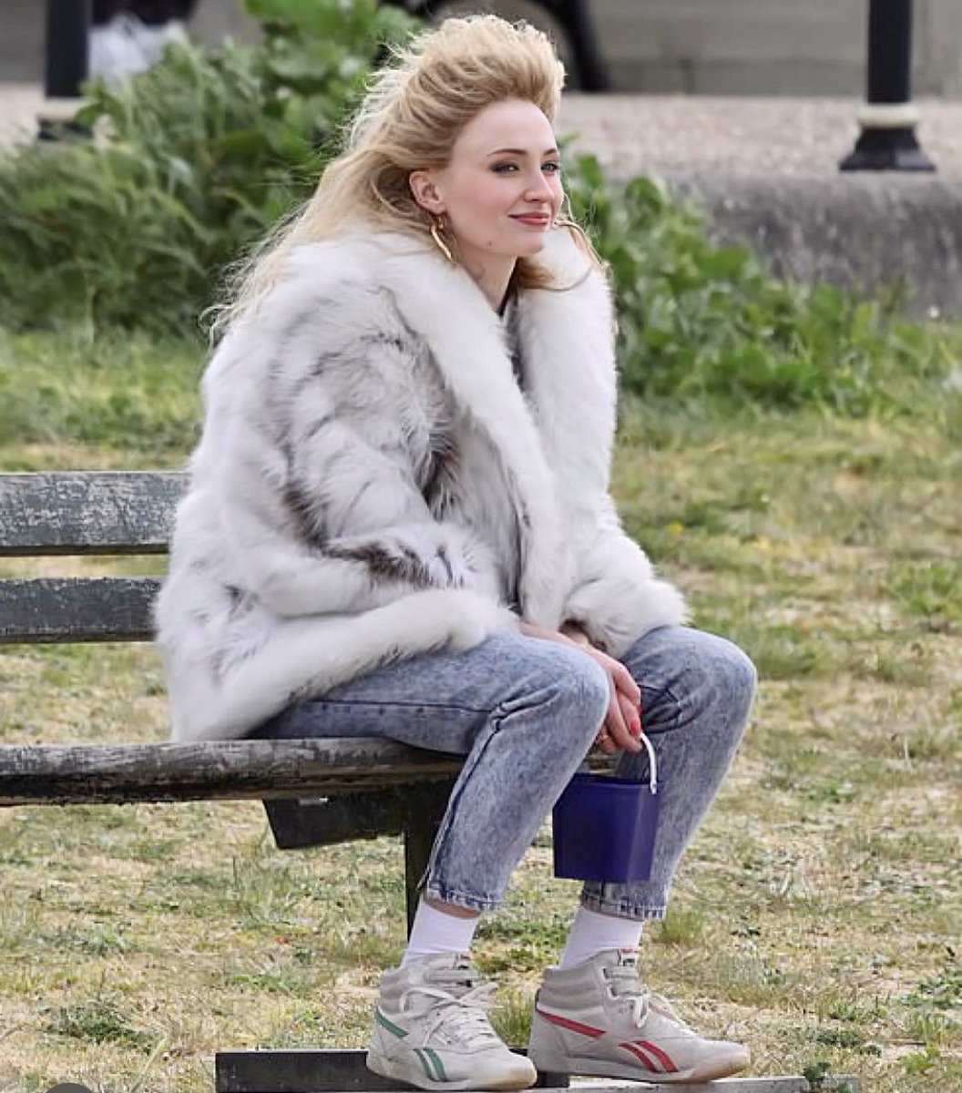 Hats off to Sophie Turner for her performance as Joan (ITV Sunday 9pm).  Huge respect.  💯🌟💯 (BTS)