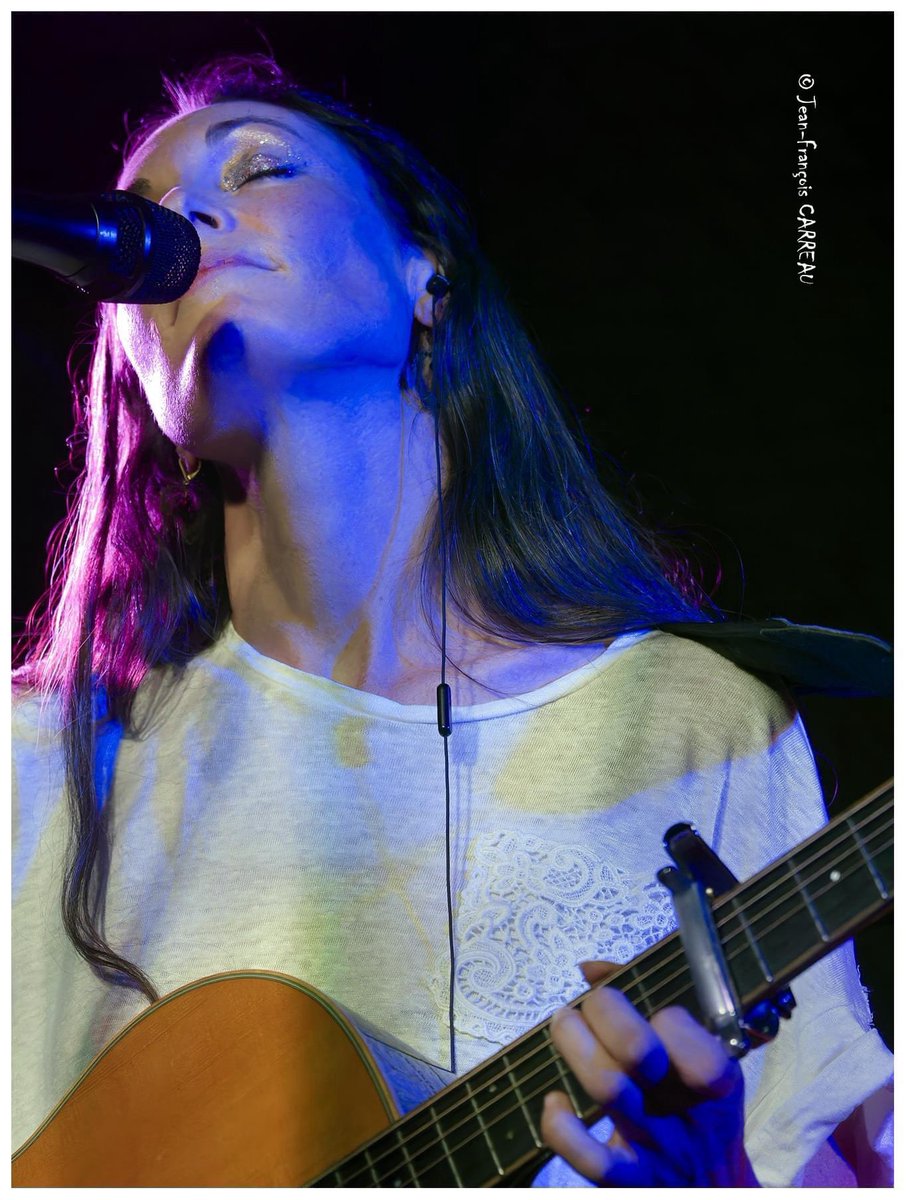 audreythirot's tweet photo. Petits souvenirs de la sortie d’album TALISMAN au Sunset Sunside  le 4 juillet dernier 🌟

Avec  Juliette Boyer et Vincent Fauvet.

💿Talisman : https://t.co/Wsbiy284yT

#talisman #newmusic #newalbum #sunsetsunside #morewomenonstage #singersongwriter #indiemusician #indiefolk https://t.co/x9LGZIilVM