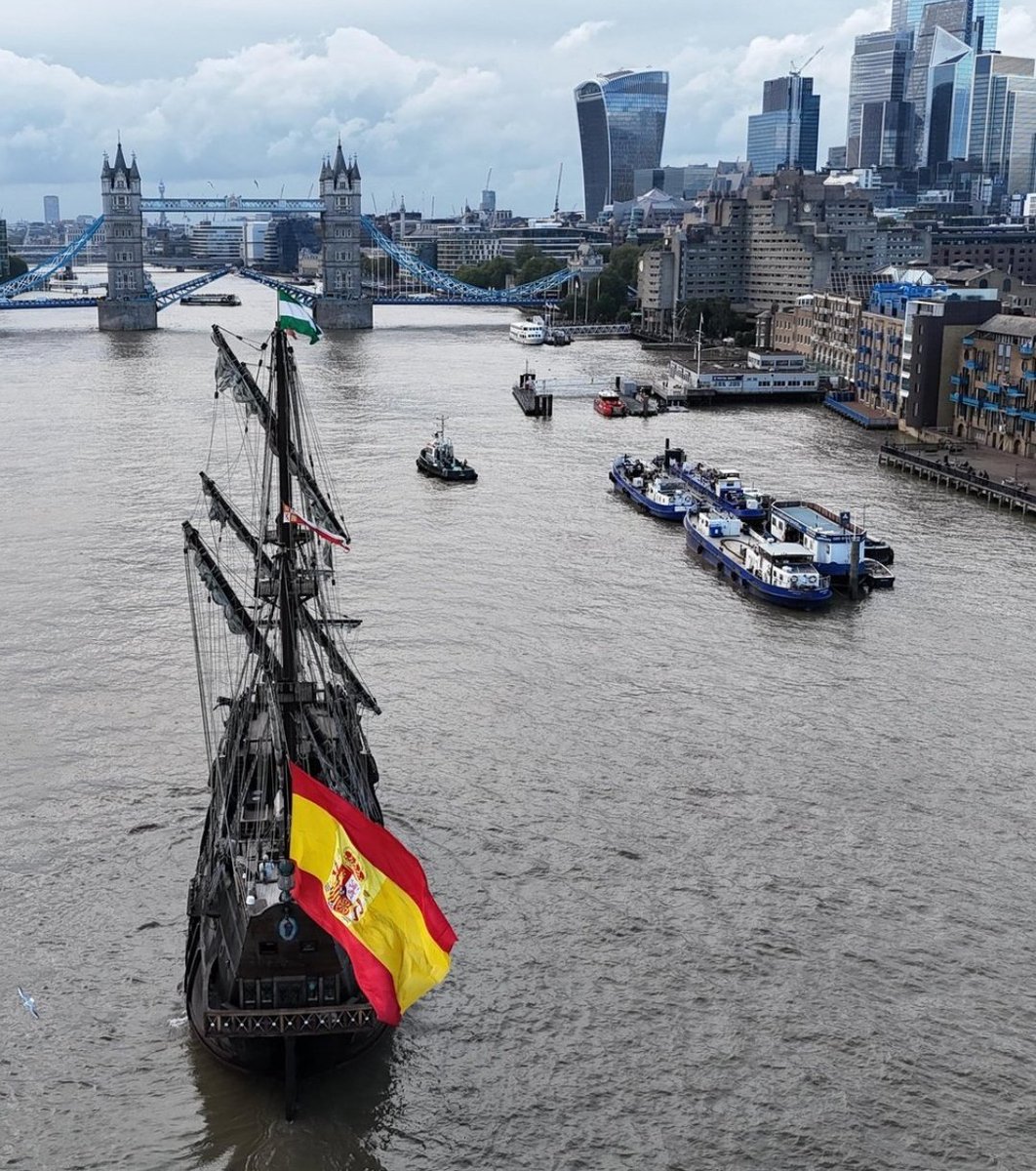 El galeón Andalucía arribando a Londres.

Foto de <a href="/LGarrapatera/">Garrapatero</a>