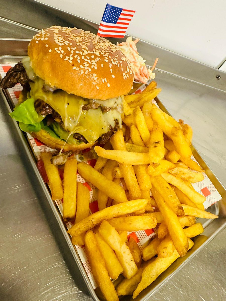 Back open tomorrow 
Wednesday to Saturday 9am-8pm
Sunday 9am-4pm
If you’d like to book a table just message us or you can just walk in 🇺🇸
Wednesdays are £10 burger meal day not one to miss 😍