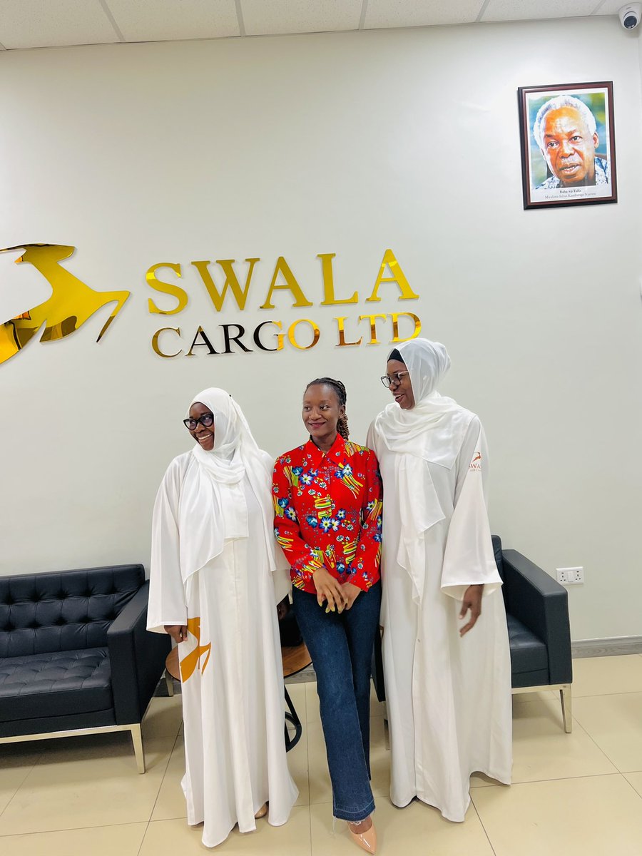PKishamba's tweet photo. Ofisini kwetu #swalaaircargo na mabosi zangu 

Karibu #swalaaircargo tukusafirishie mzigo wako kwa njia ya Anga kutoka CHINA, DUBAI na INDIA  kwa siku 3 tu 

#QueenOfSports https://t.co/2iR1c6tNQ9
